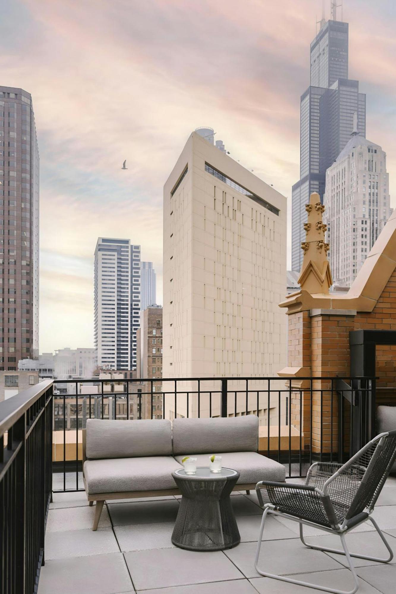 Sonder By Marriott Bonvoy The Plymouth Apartments Loop Chicago