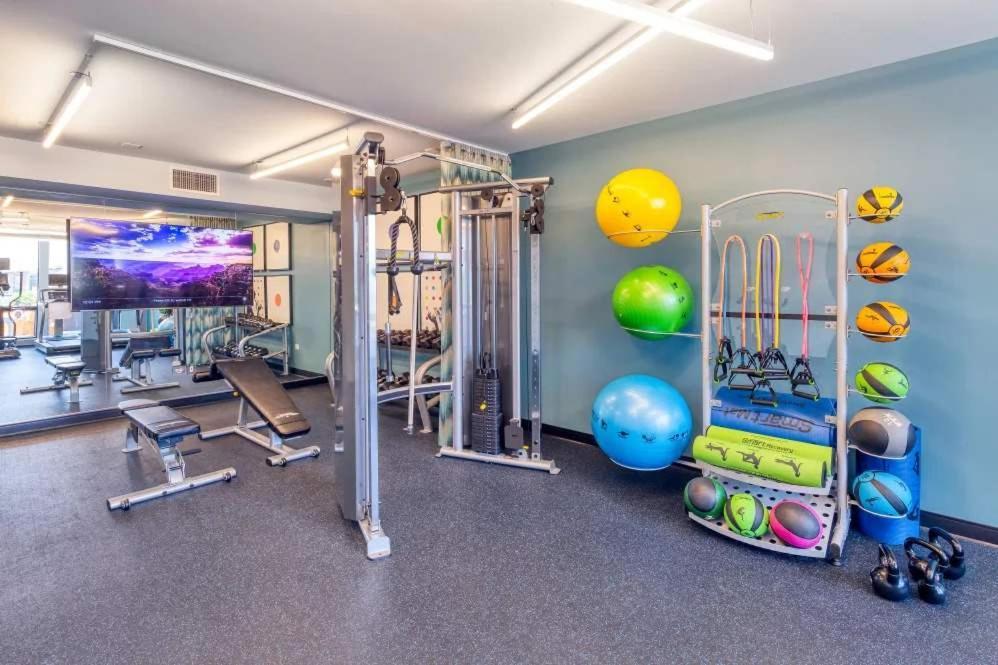 Apartment 1br Loft With Modern Glass Views Chicago