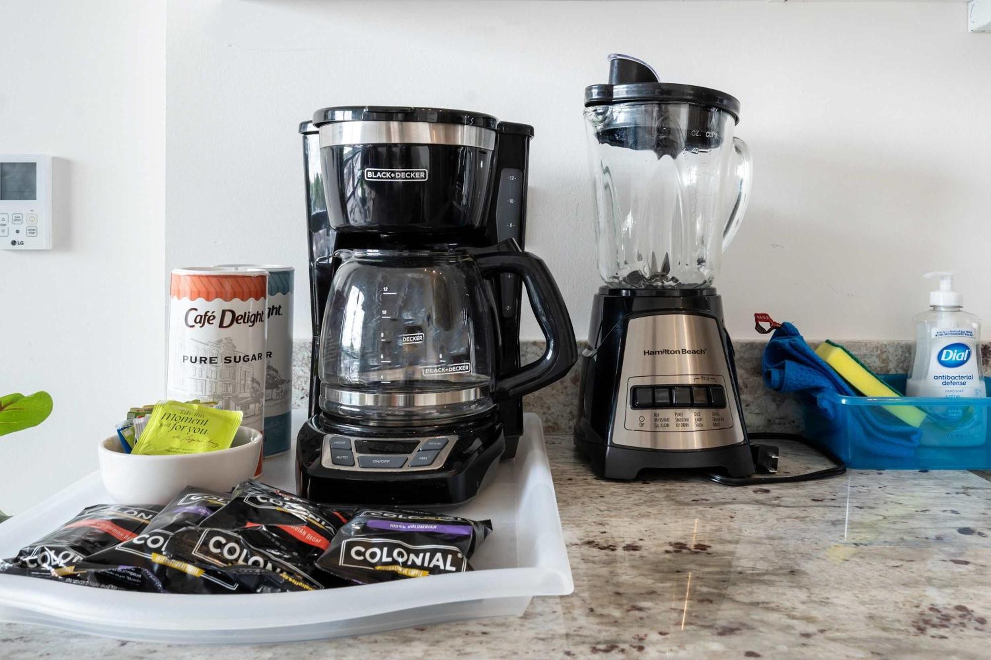 1br Loft With Modern Glass Views *