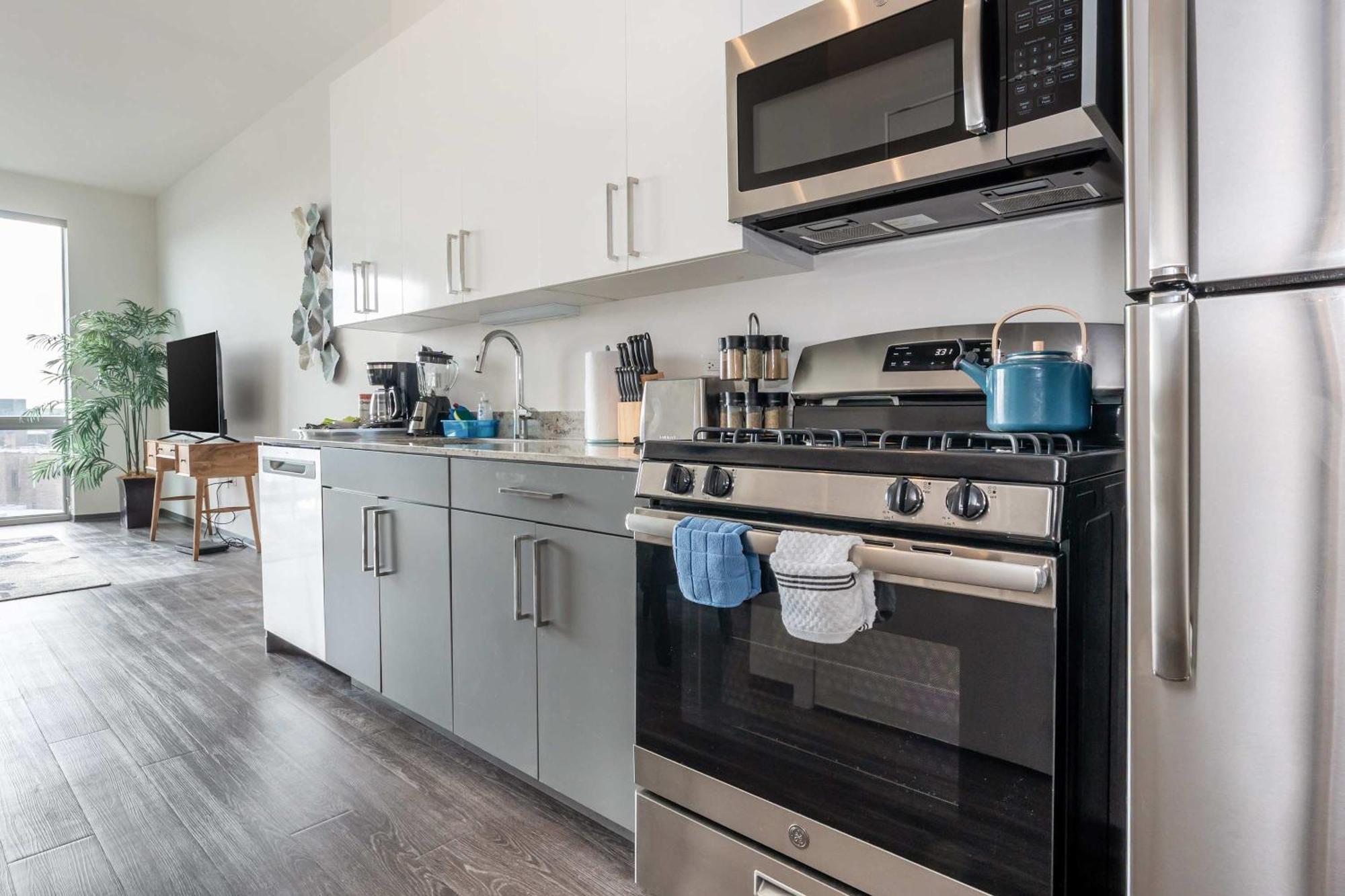 1br Loft With Modern Glass Views *