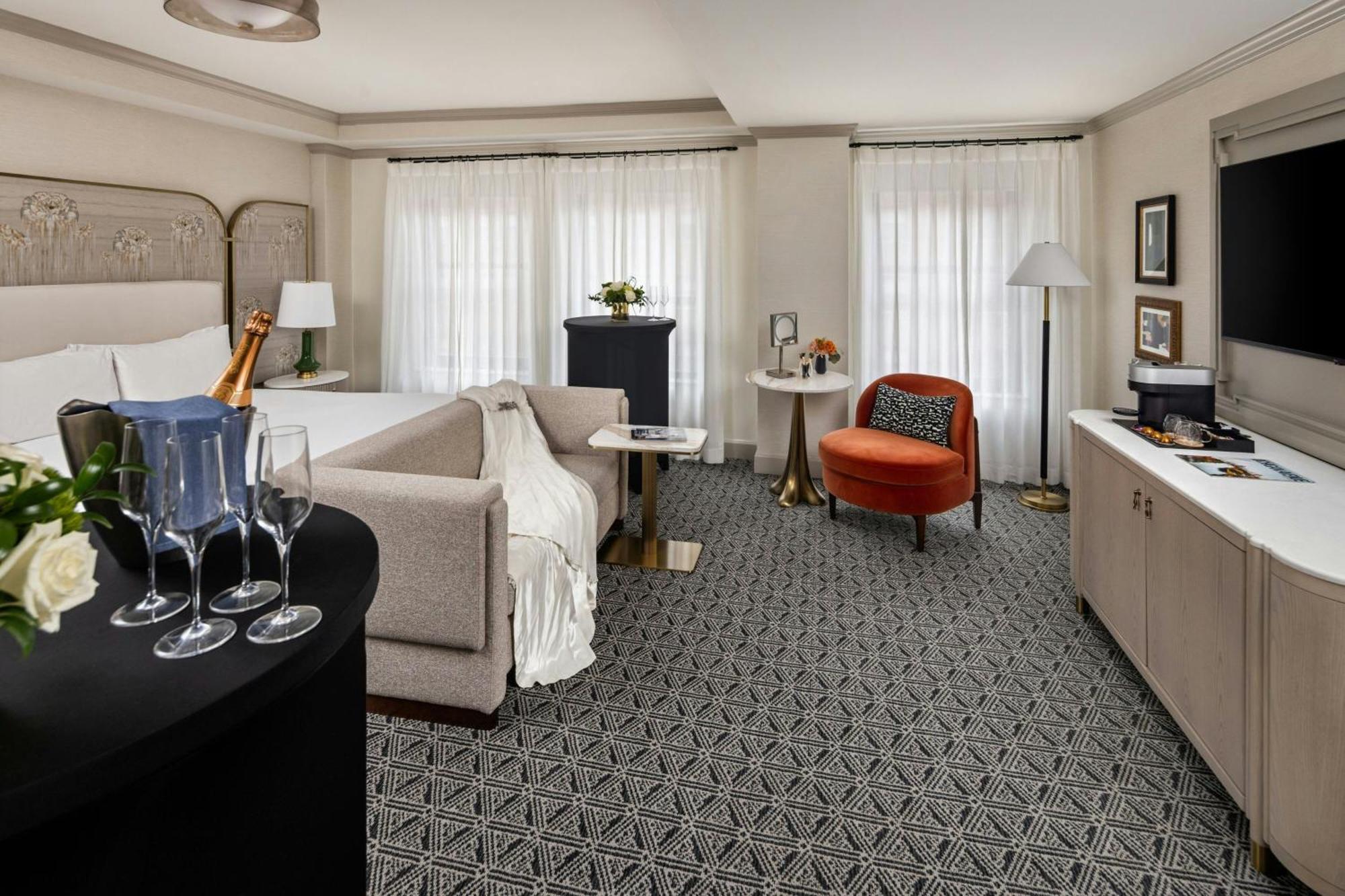 The Talbott, Autograph Collection Hotel 4*