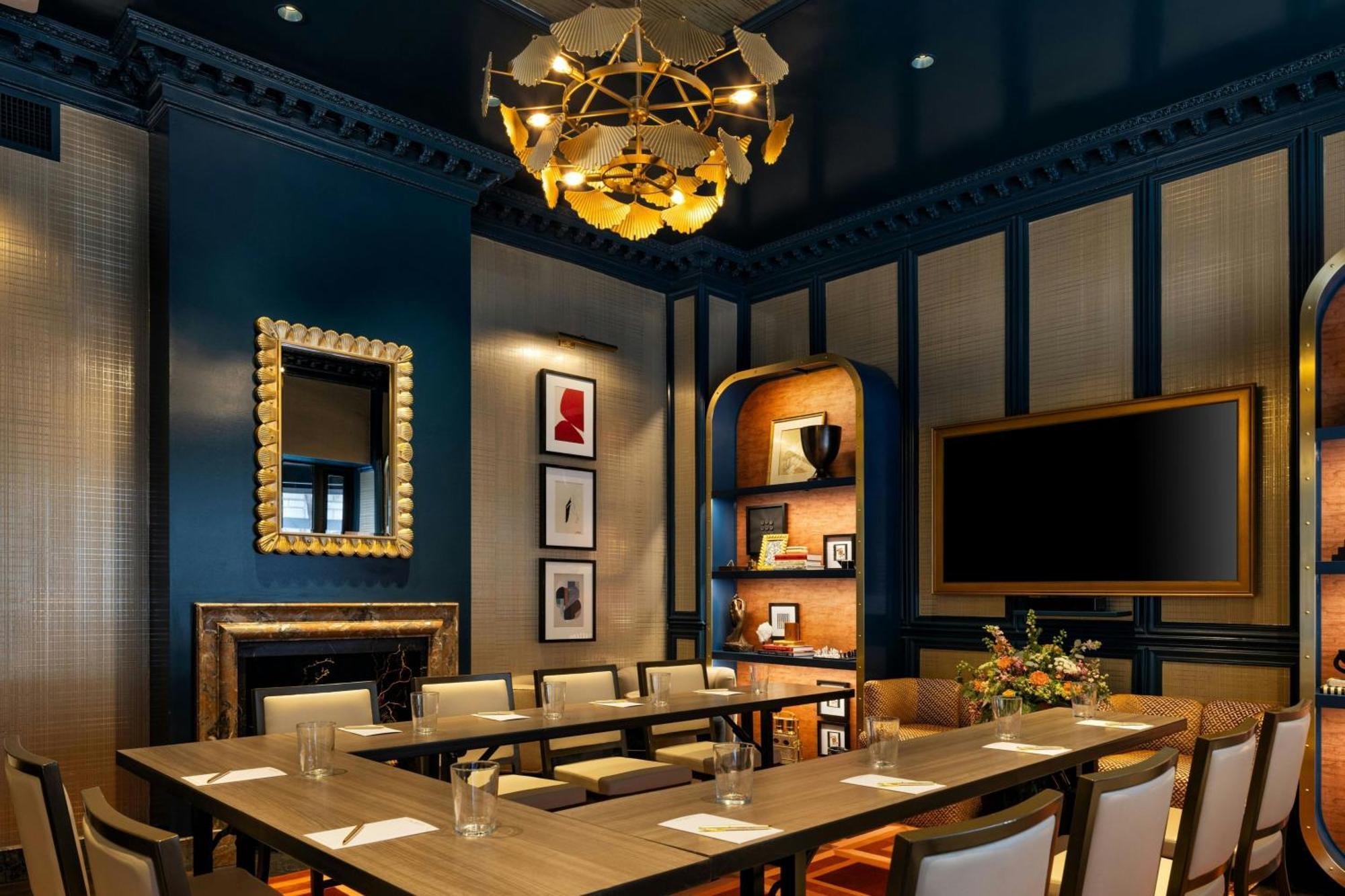 The Talbott, Autograph Collection 4*