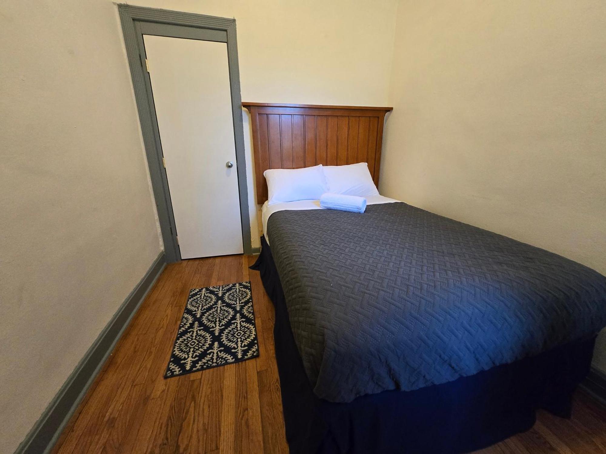 424 Hostel *