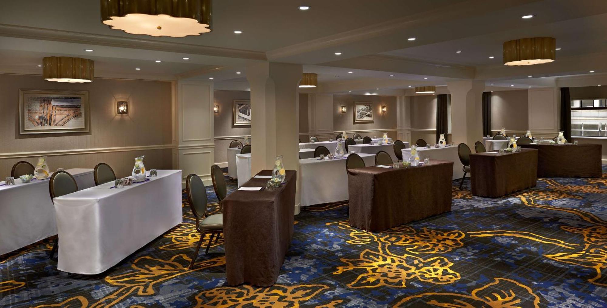 The Allegro Royal Sonesta Loop 4*