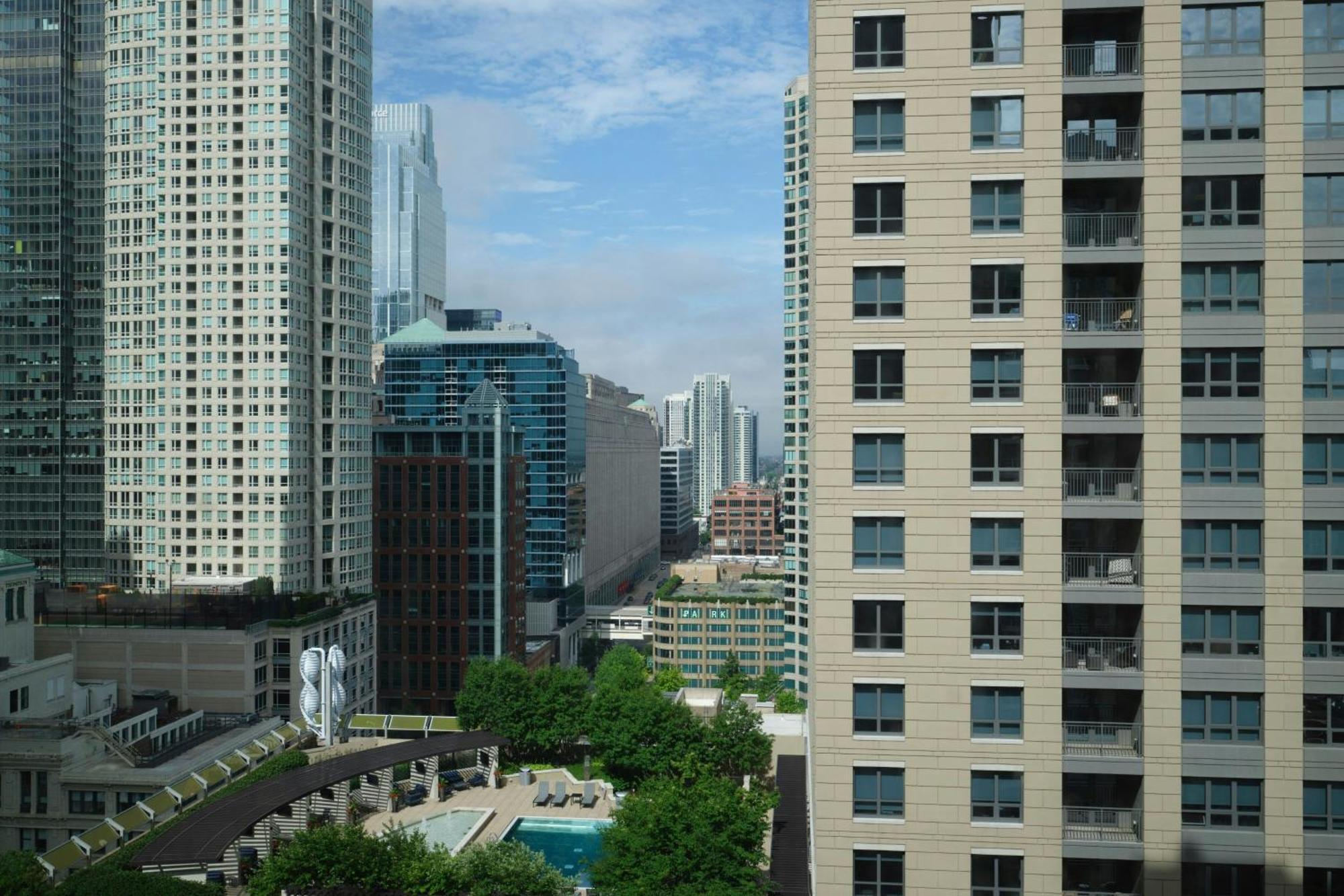 By Marriott Downtown/river North