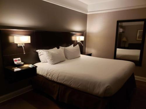 Western Hawthorne Terrace Hotel