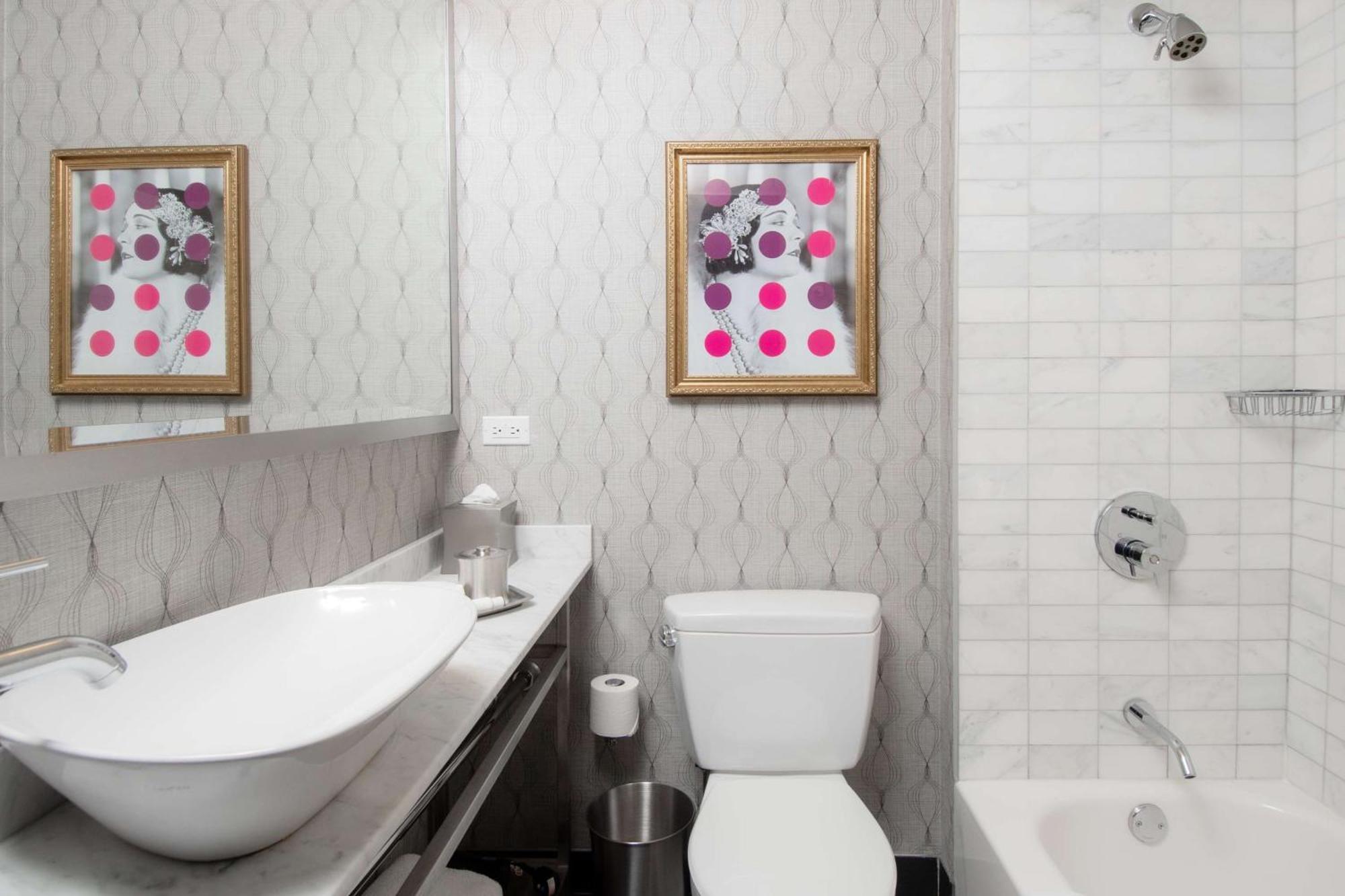 The Allegro Royal Sonesta Loop 4*