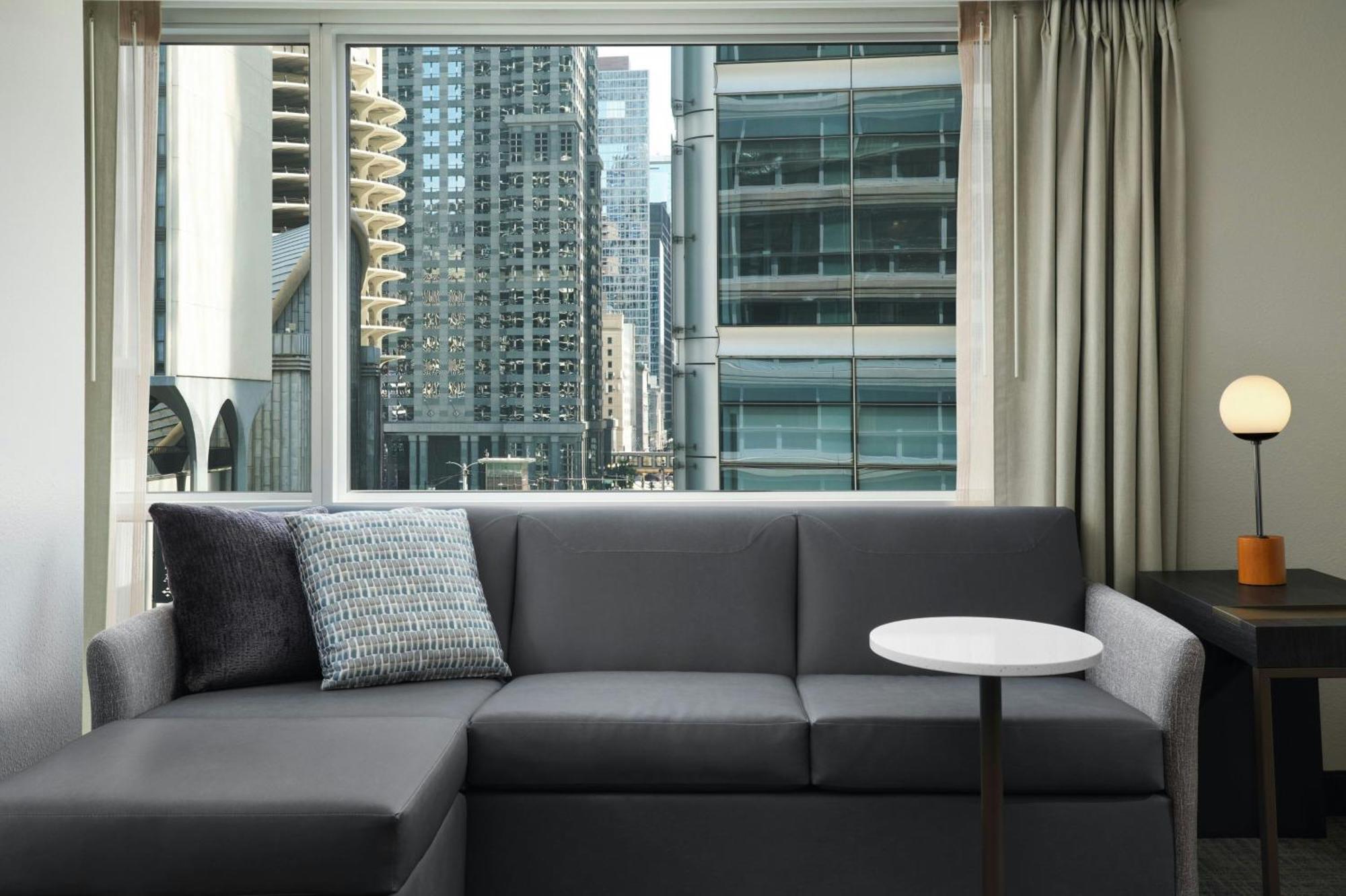 By Marriott Downtown/river North Hotel