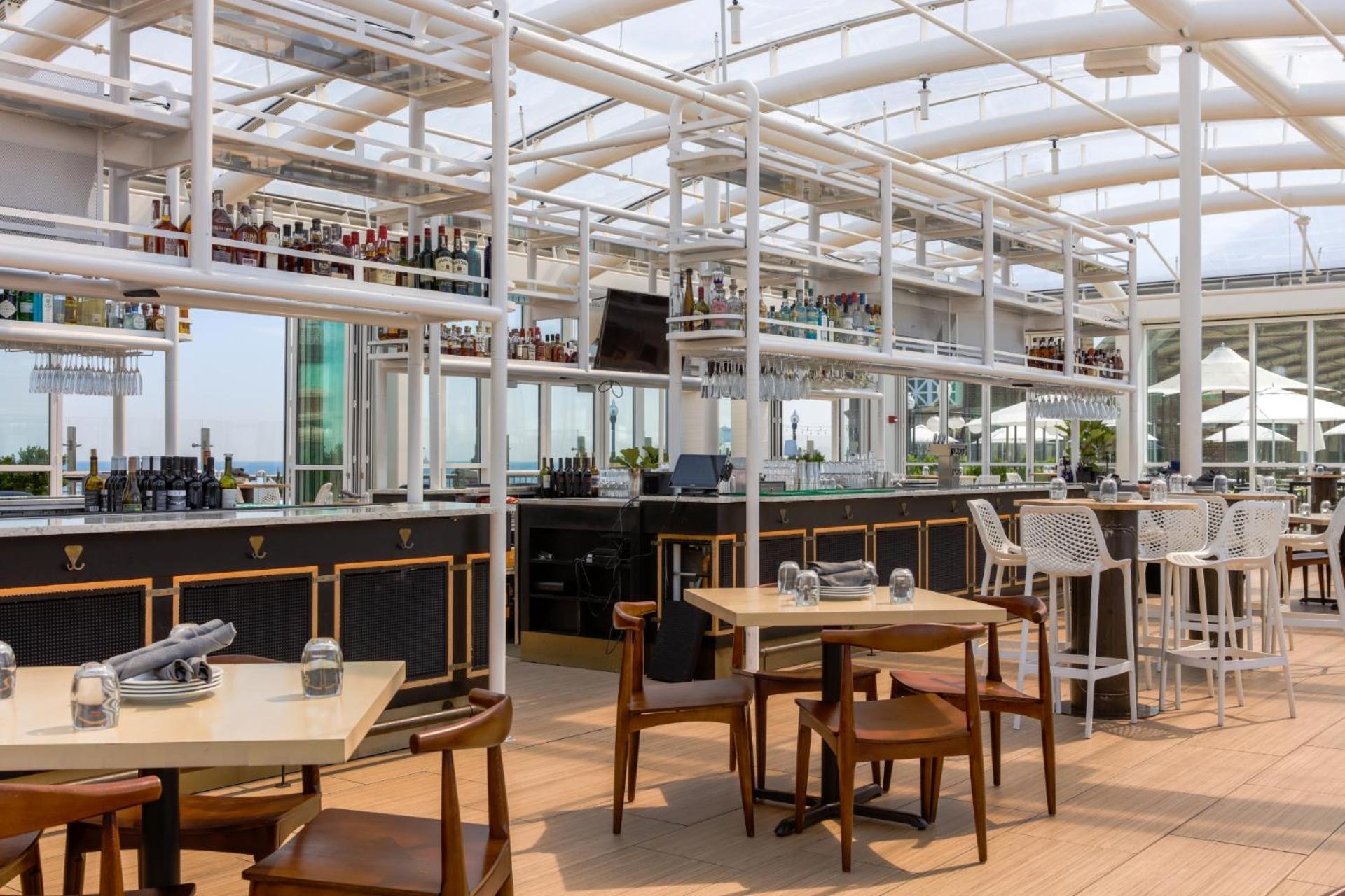 Hotel Sable At Navy Pier Chicago, Curio Collection By Hilton Chicago