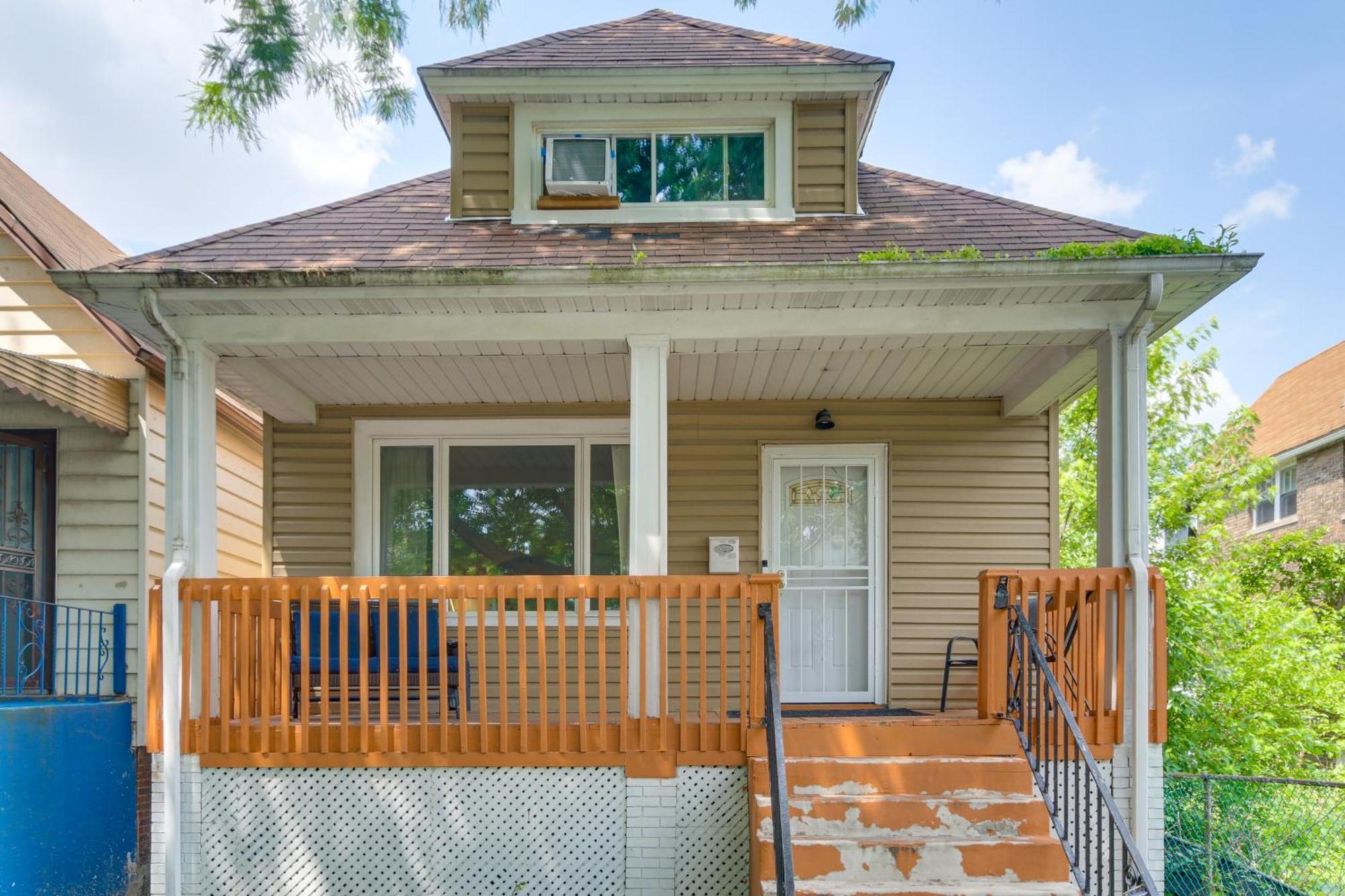 Apartment 2 Mi To Rainbow Park: South Side Charmer!