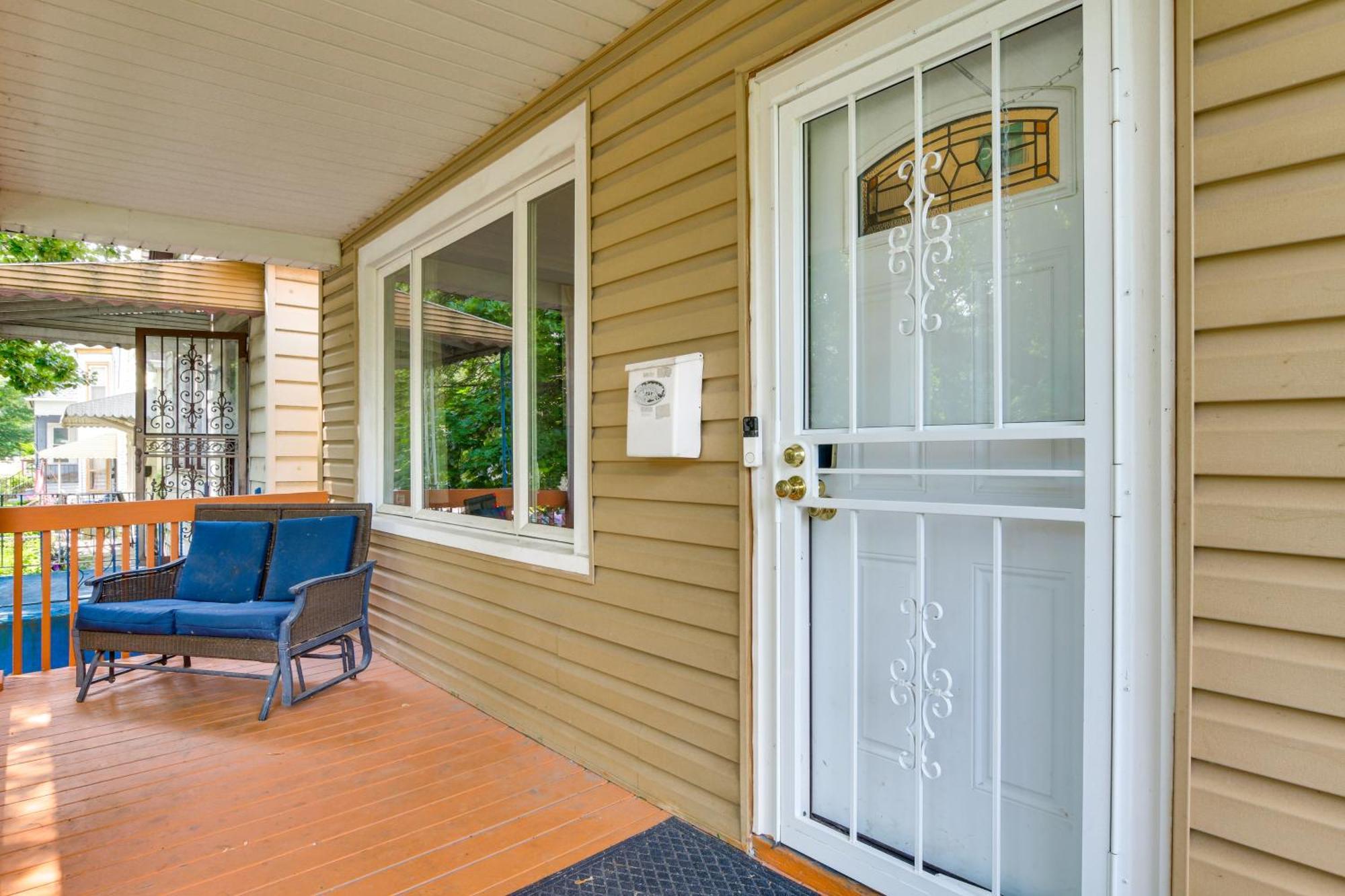 2 Mi To Rainbow Park South Side Charmer! *