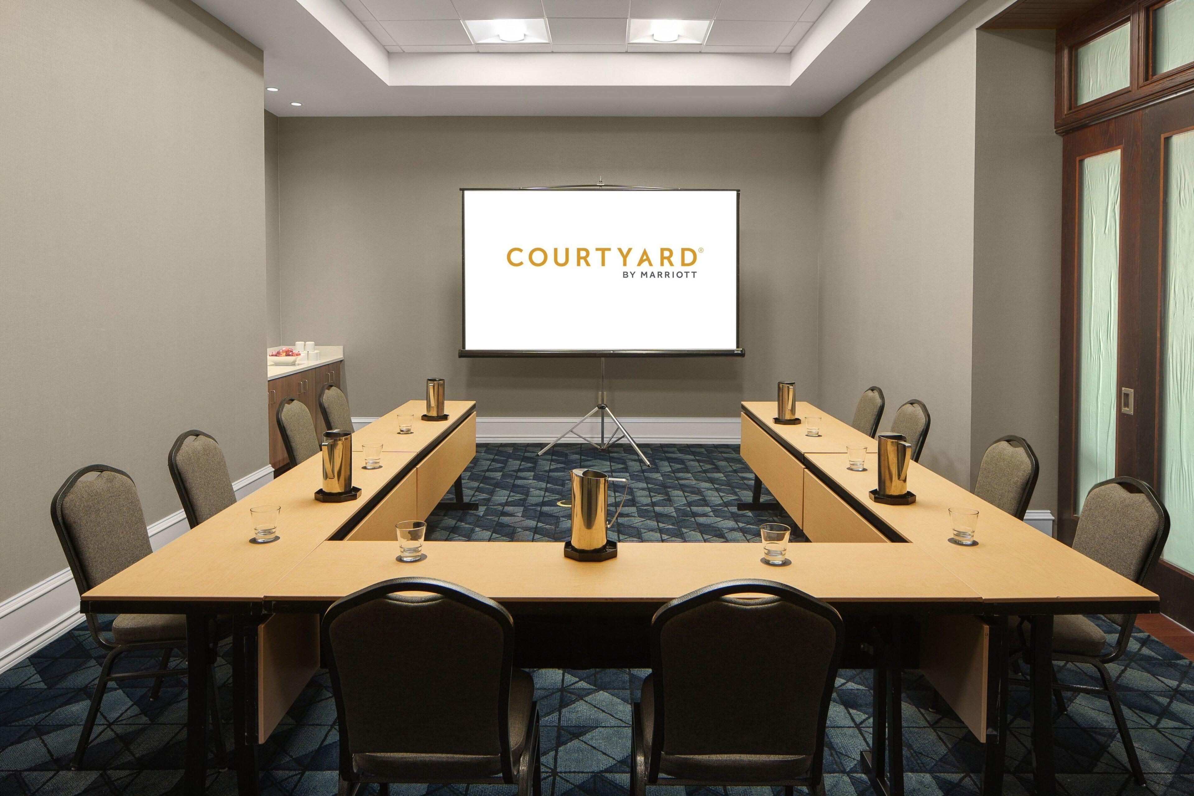 Courtyard By Marriott At Medical District-uic Hotel 3*