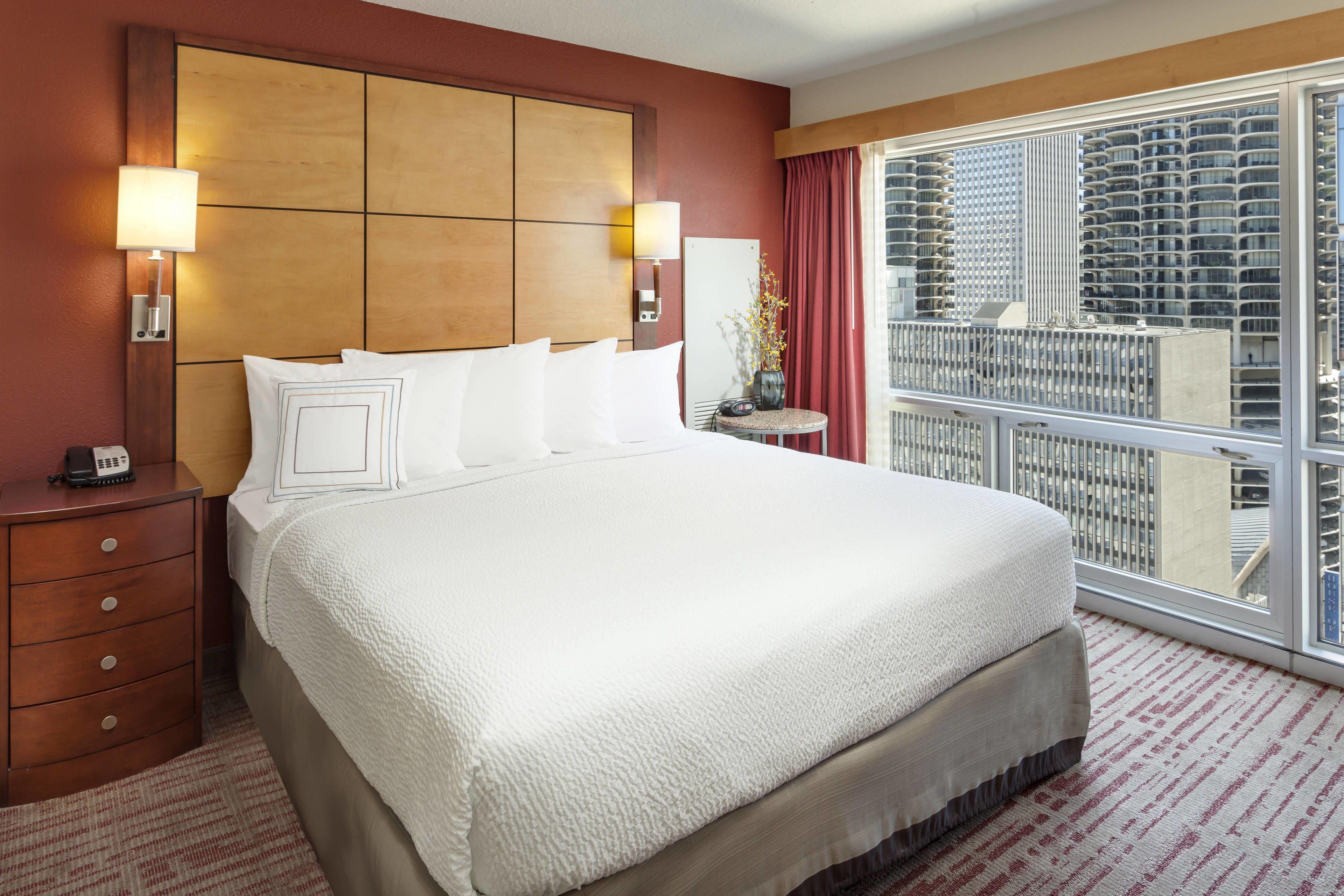 By Marriott Downtown/river North Hotel