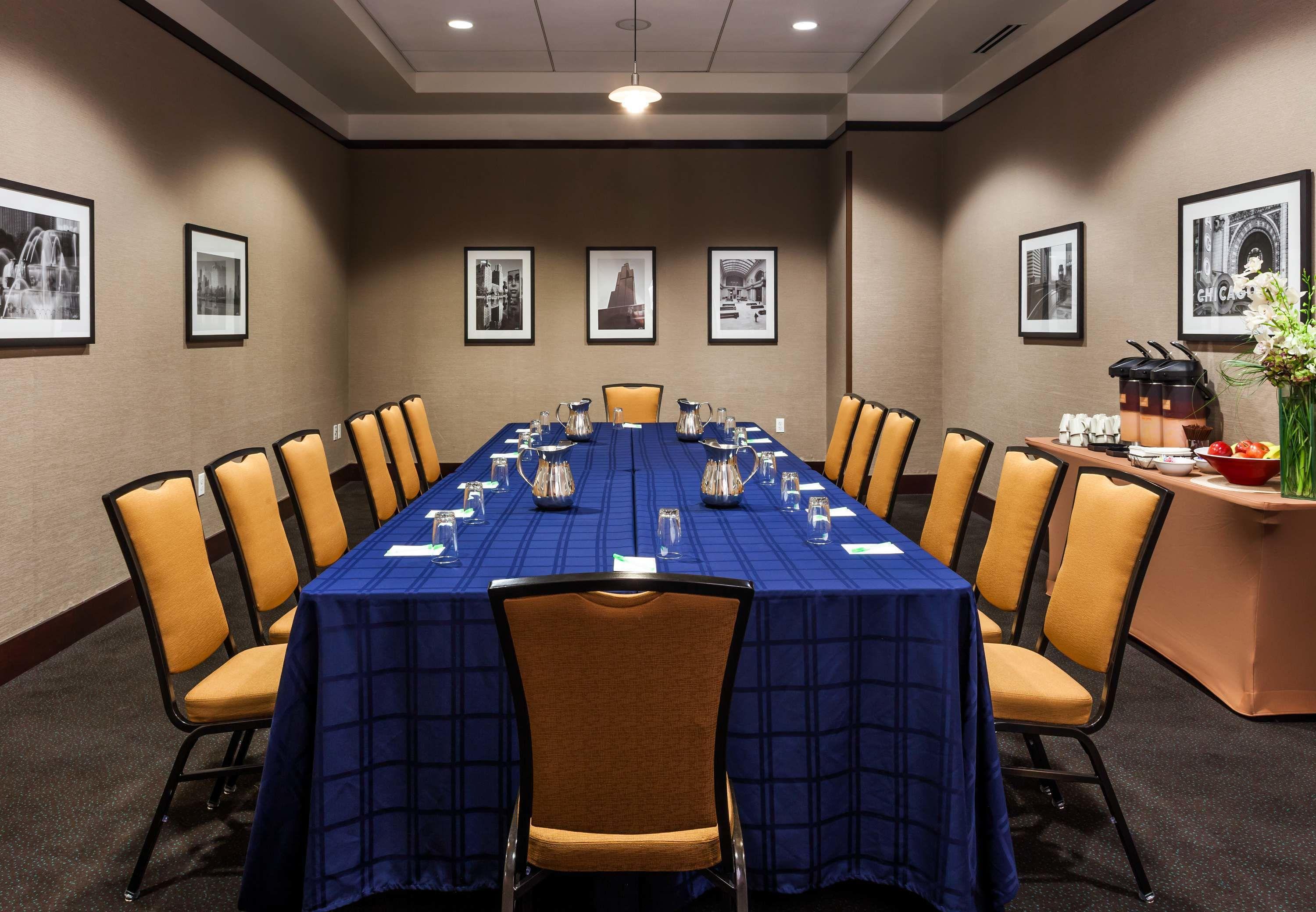 By Marriott Downtown/river North Hotel 3*