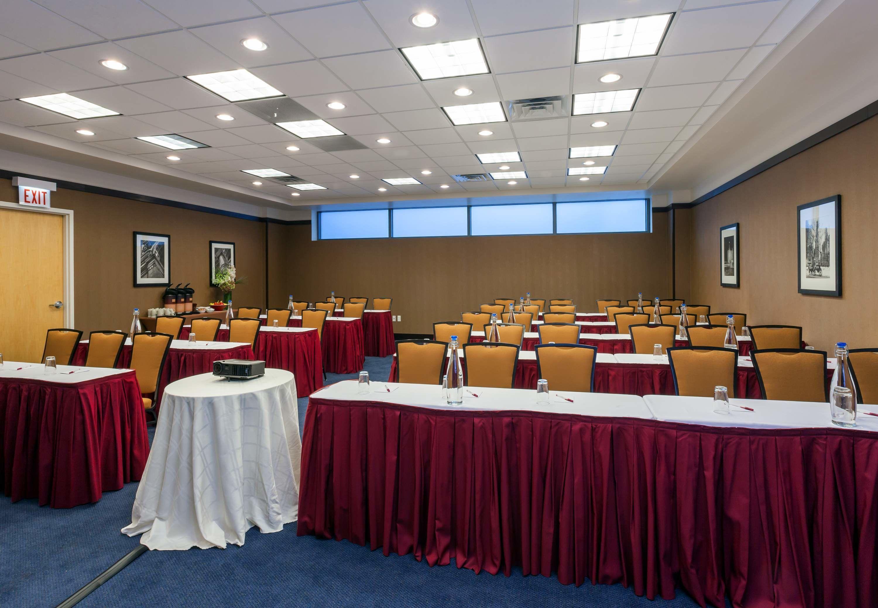 Hotel By Marriott Downtown/river North