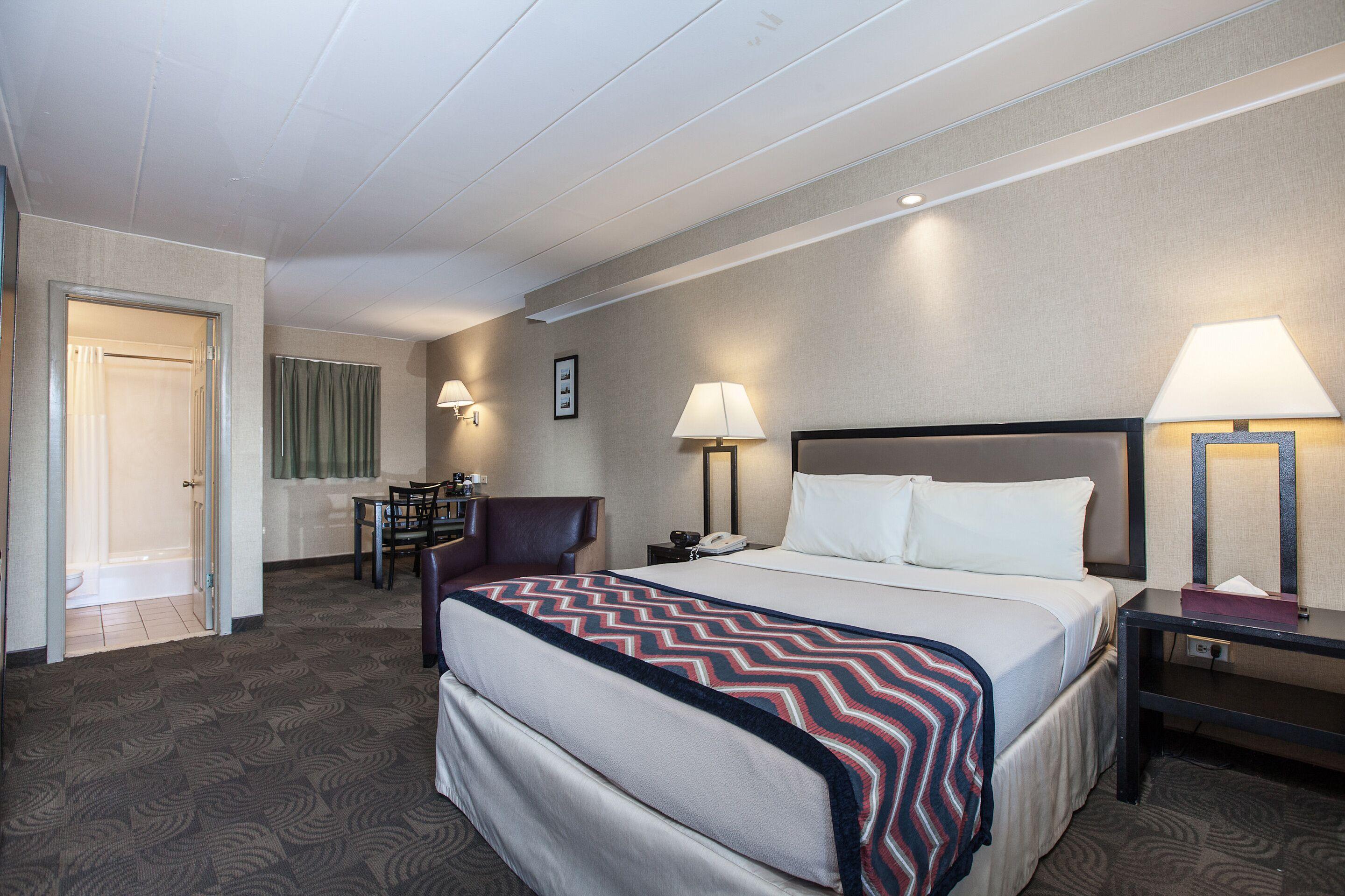 Carlton Midway Motel