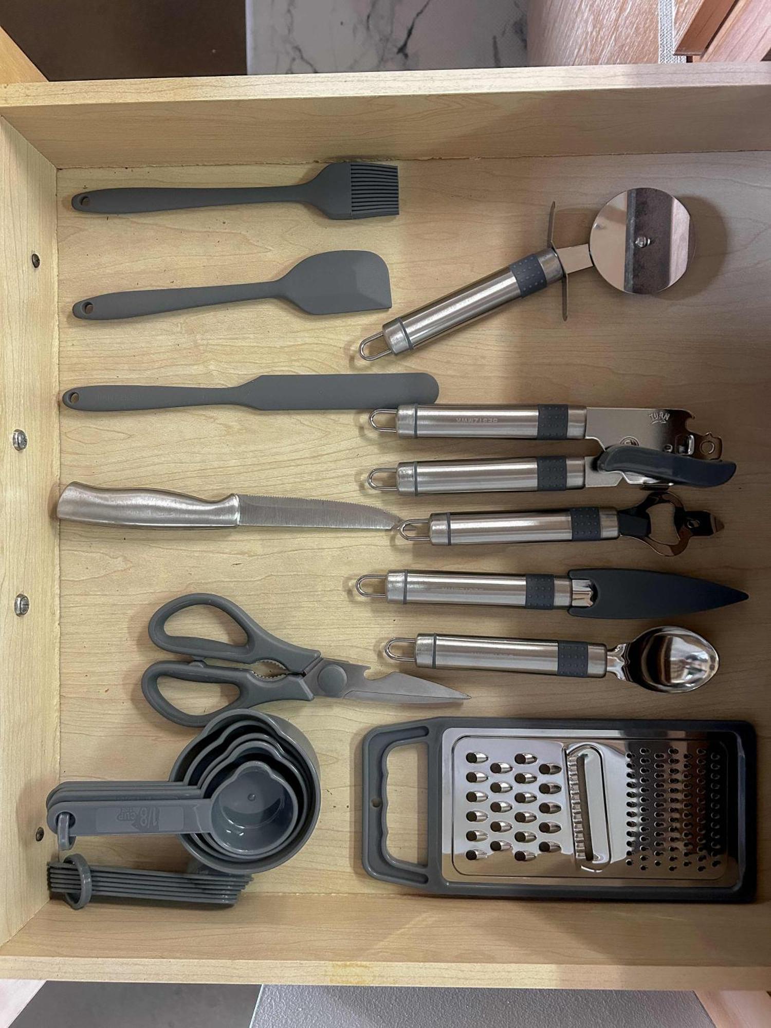 West Loop - Views With In & Out Parking 5 Apartment