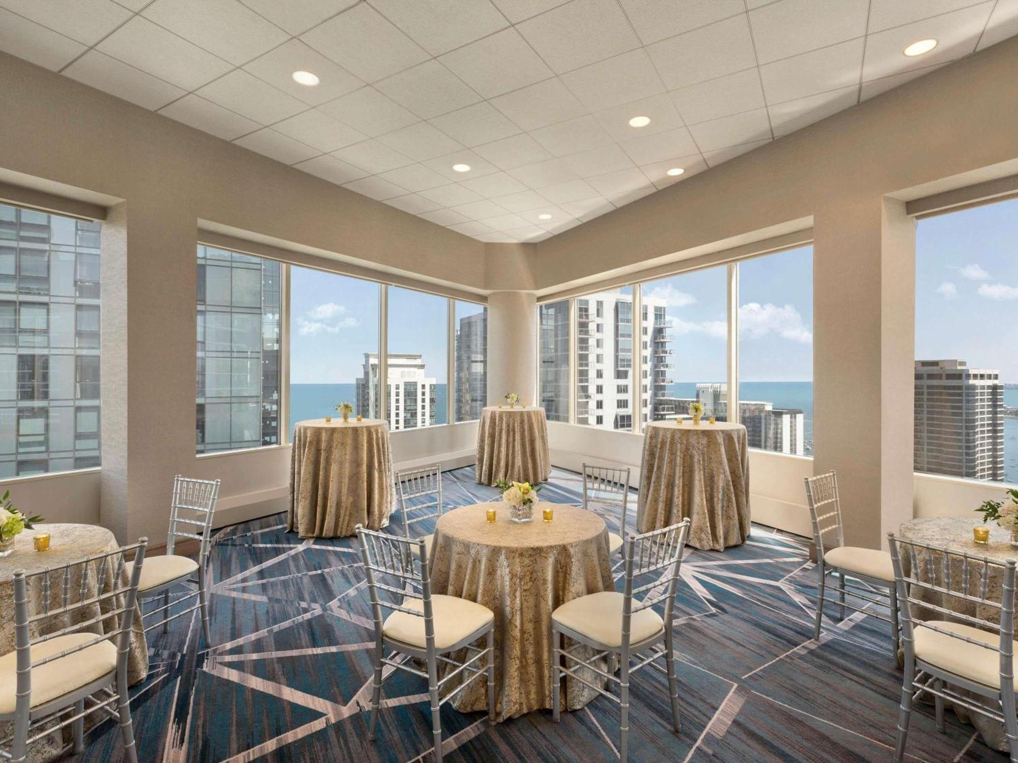 Swissotel 4* Chicago