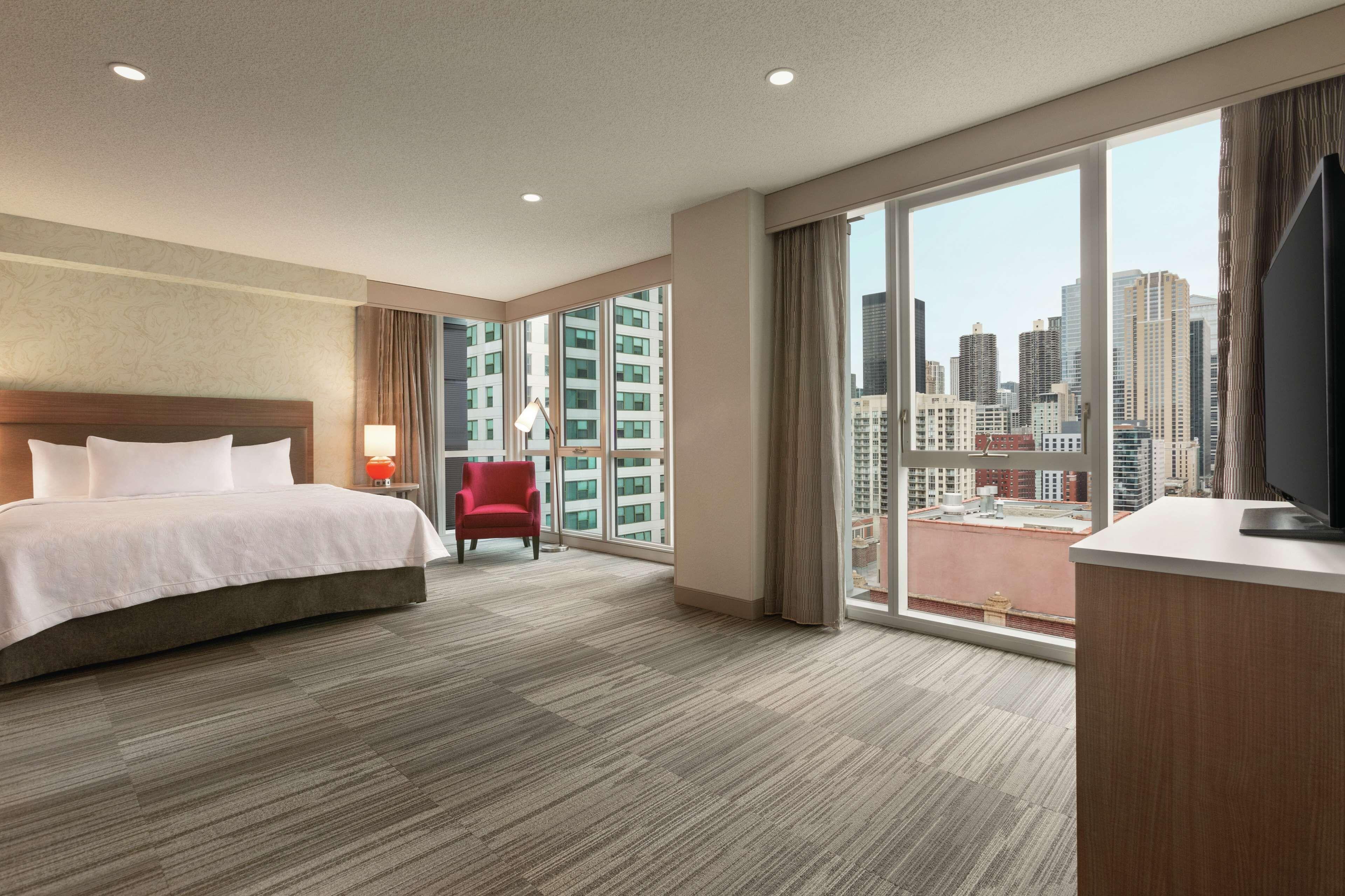 Home2 By Hilton River North Hotel Chicago