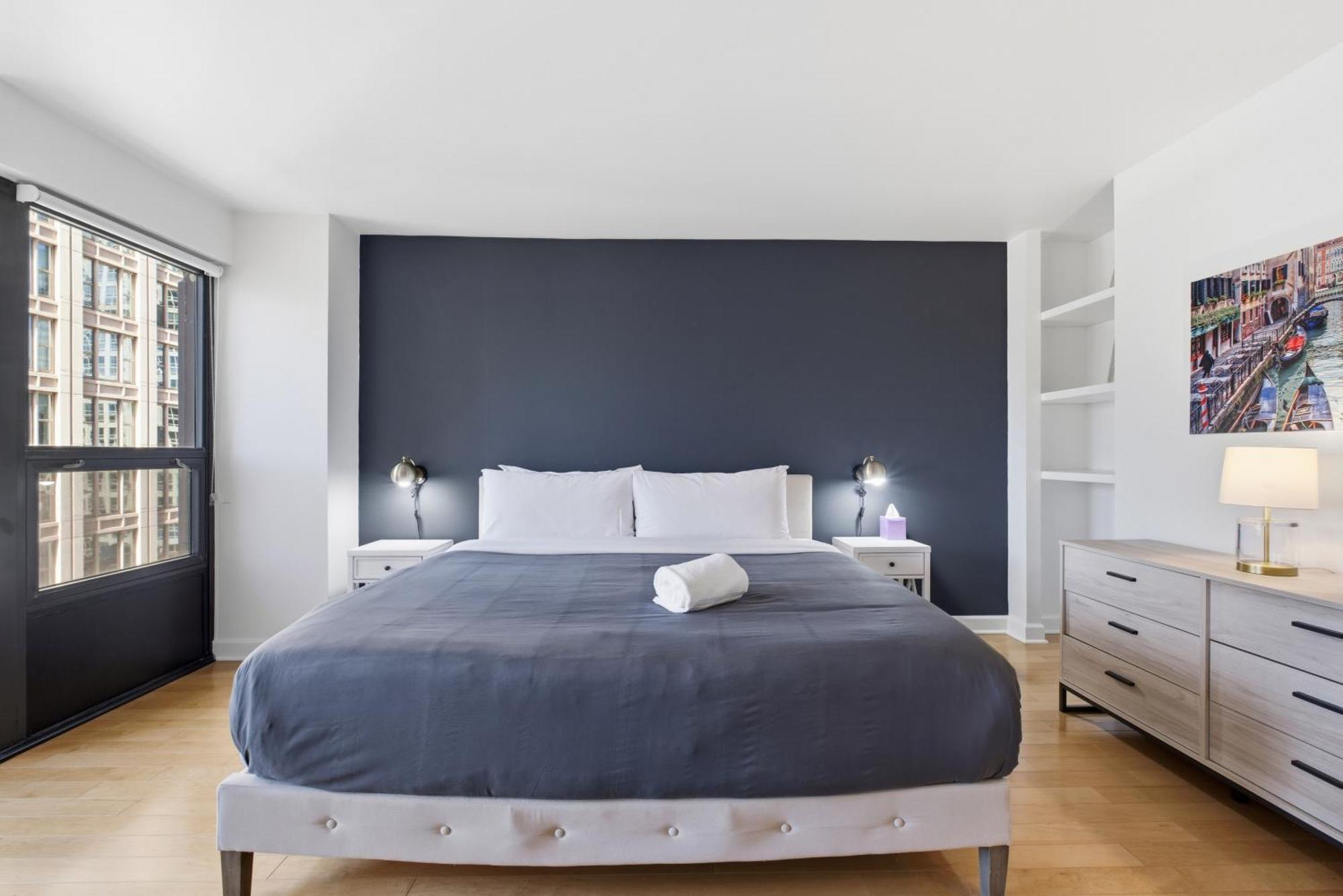 Apartment 2bd River North Million Dollar Views! Parking Incl Chicago