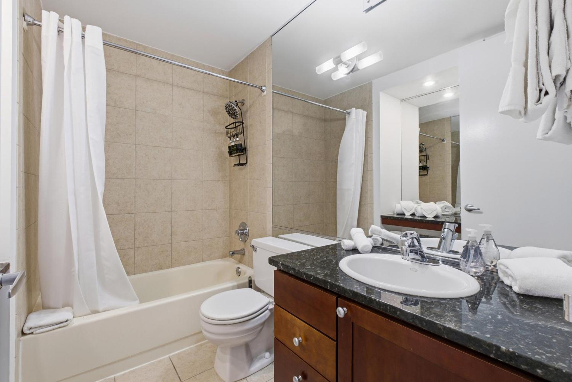 2bd River North Million Dollar Views! Parking Incl Chicago