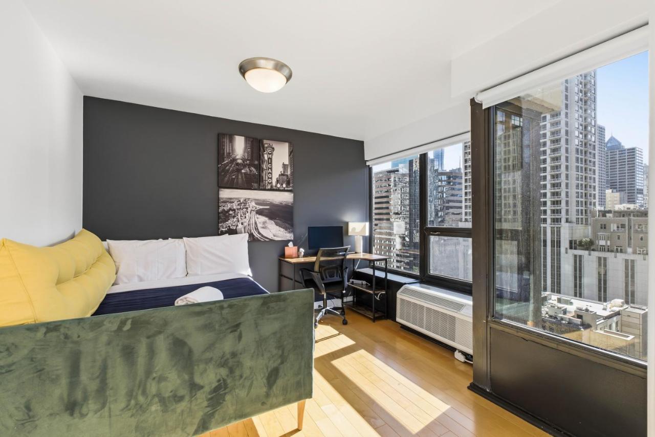 2bd River North Million Dollar Views! Parking Incl Apartment Chicago