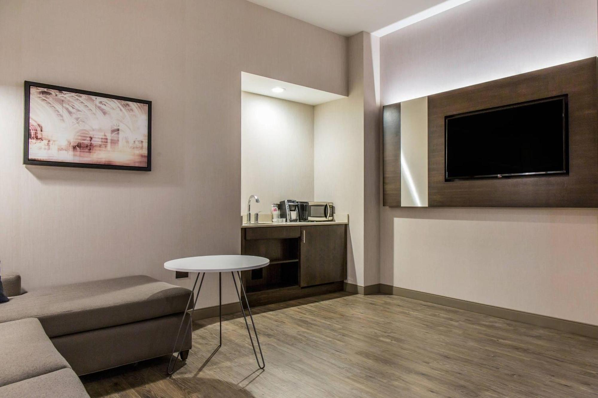 Hotel Cambria Loop - Theatre District 4*