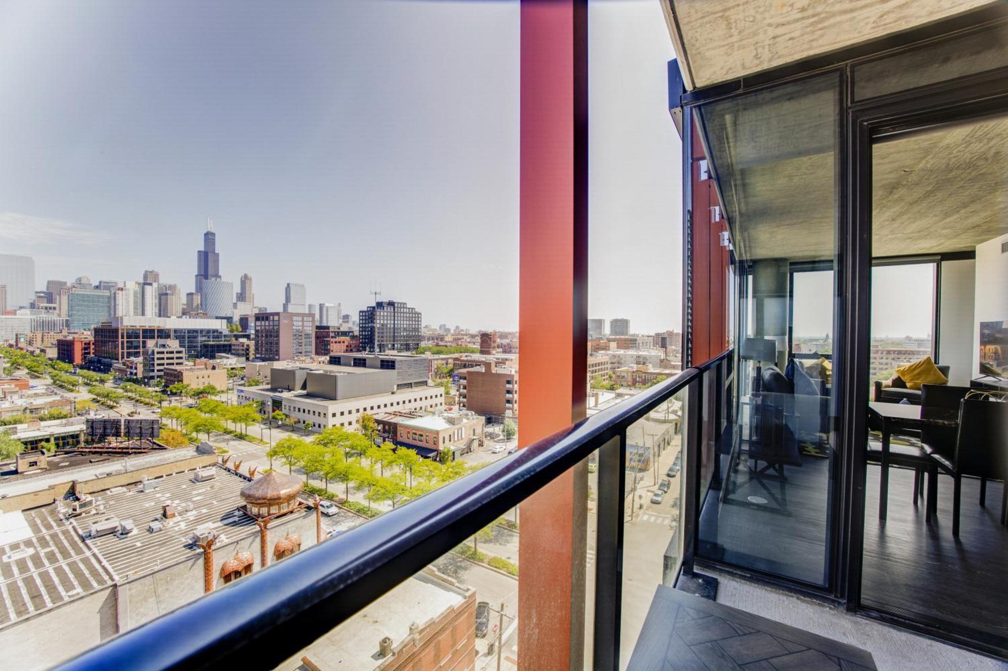 2br Designer Loft Modern Luxe In Center