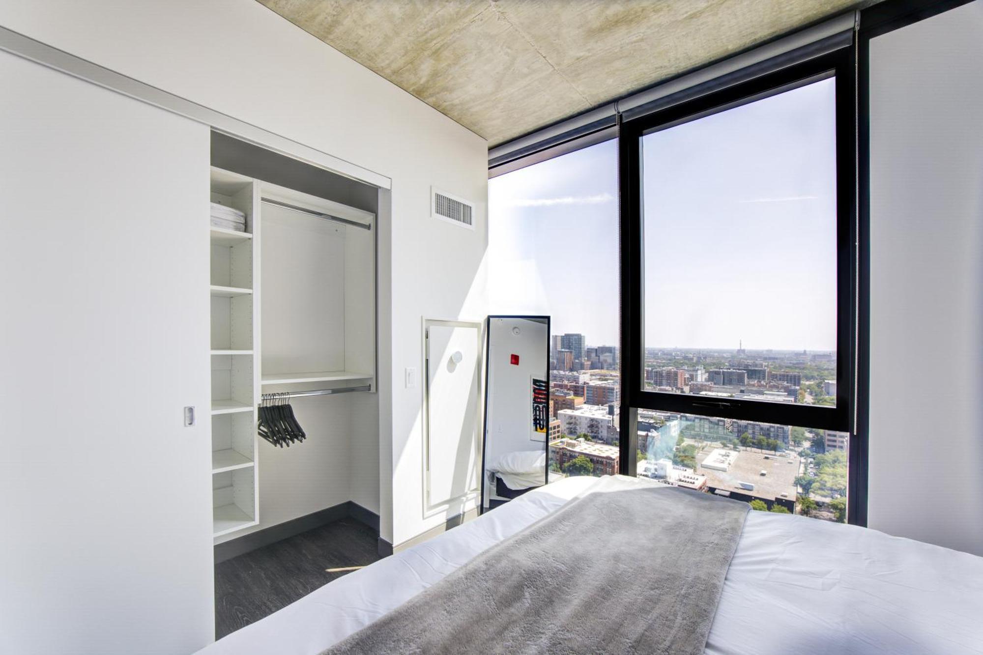 2br Designer Loft Modern Luxe In Center Apartment Chicago