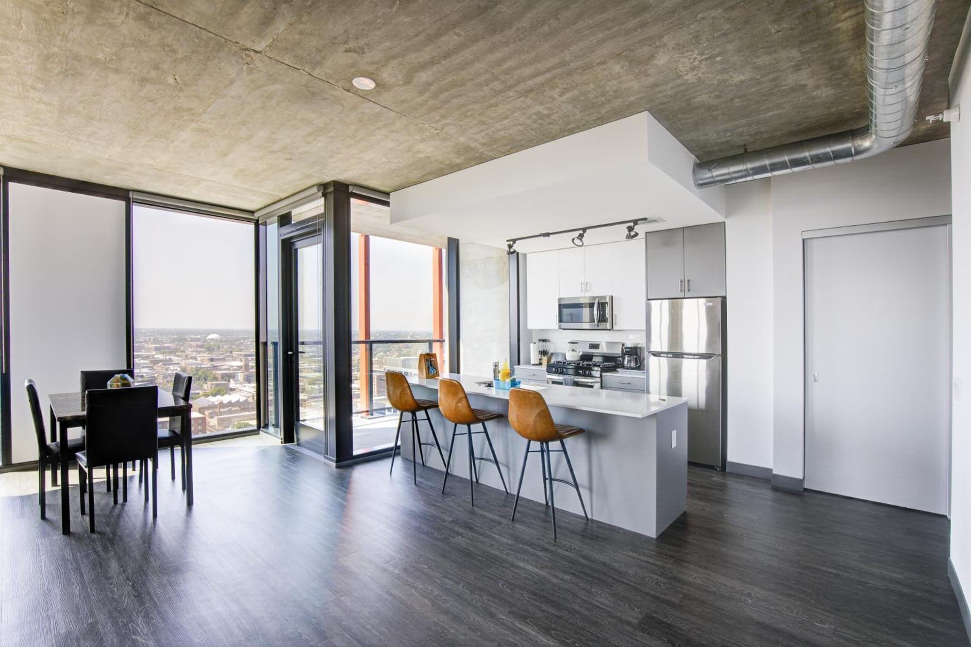 2br Designer Loft Modern Luxe In Center *