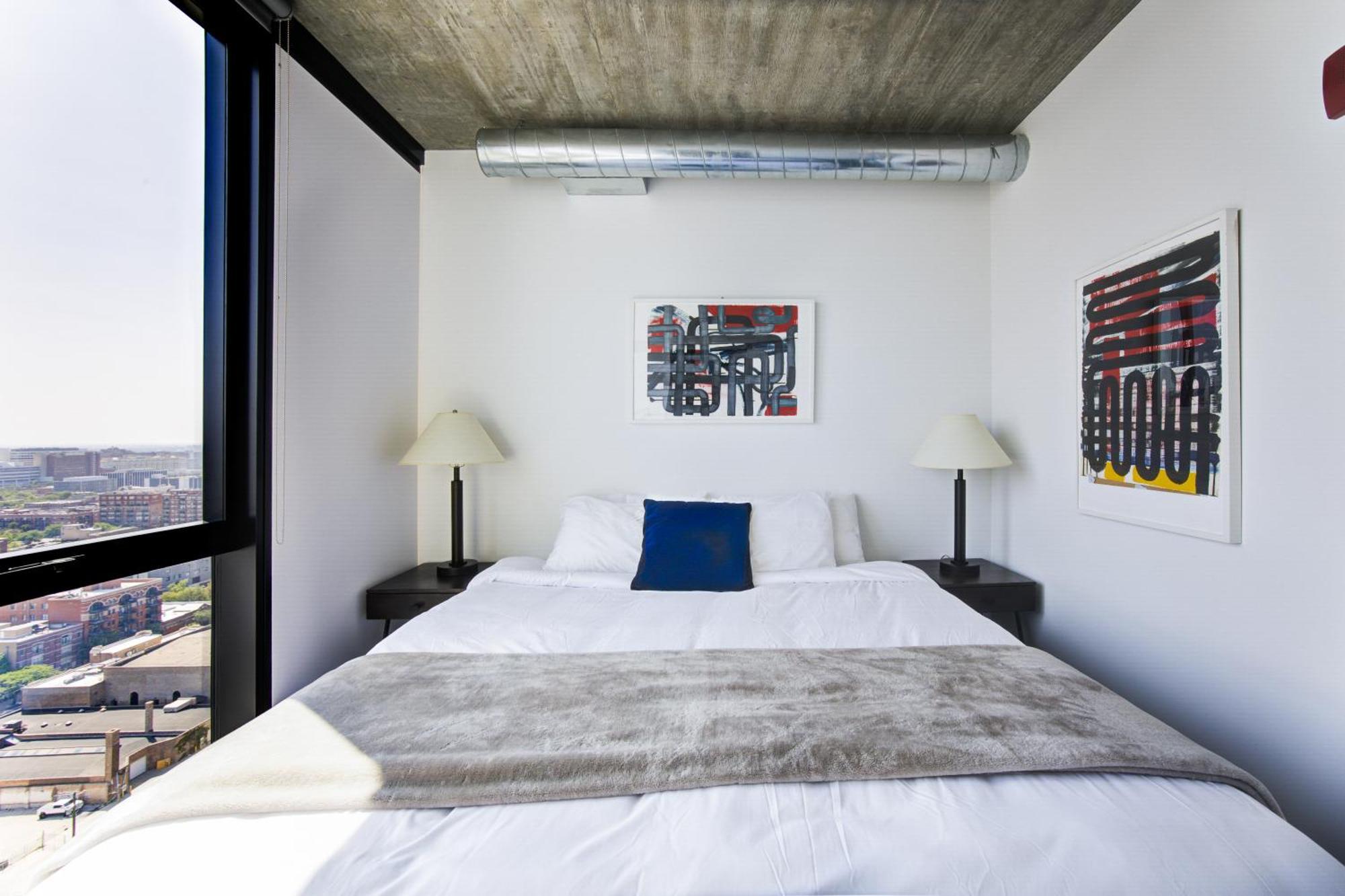 Apartment 2br Designer Loft Modern Luxe In Center *