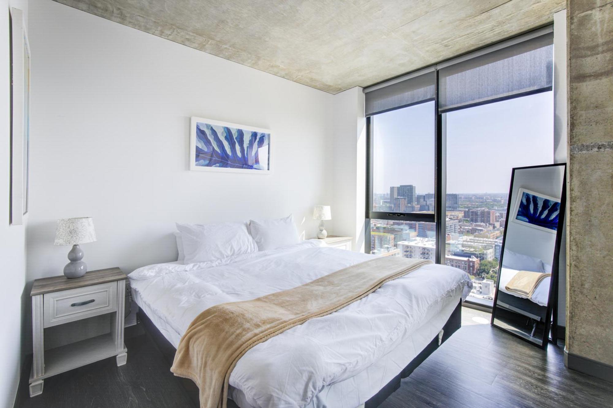 2br Designer Loft Modern Luxe In Center *