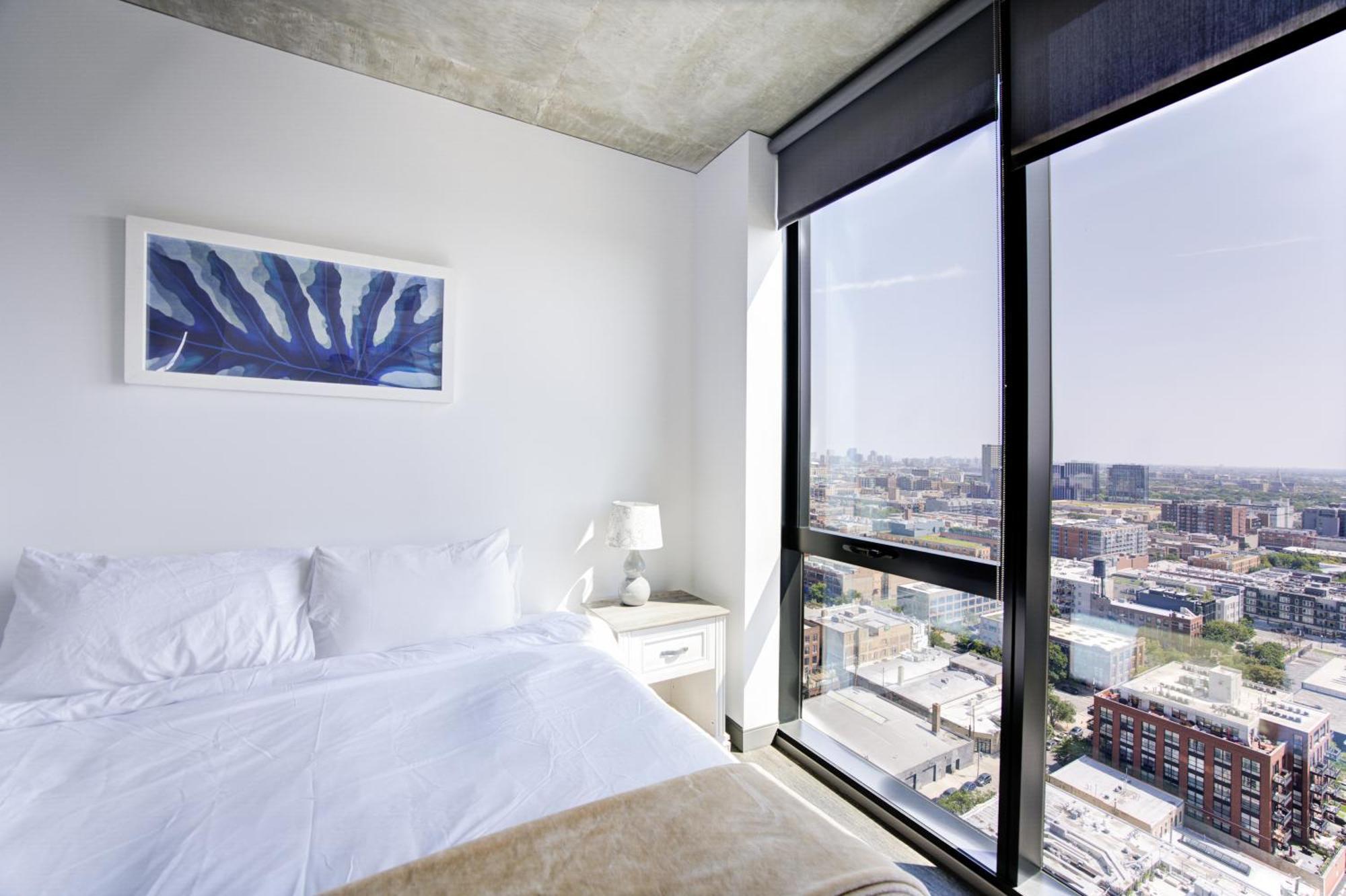 2br Designer Loft Modern Luxe In Center