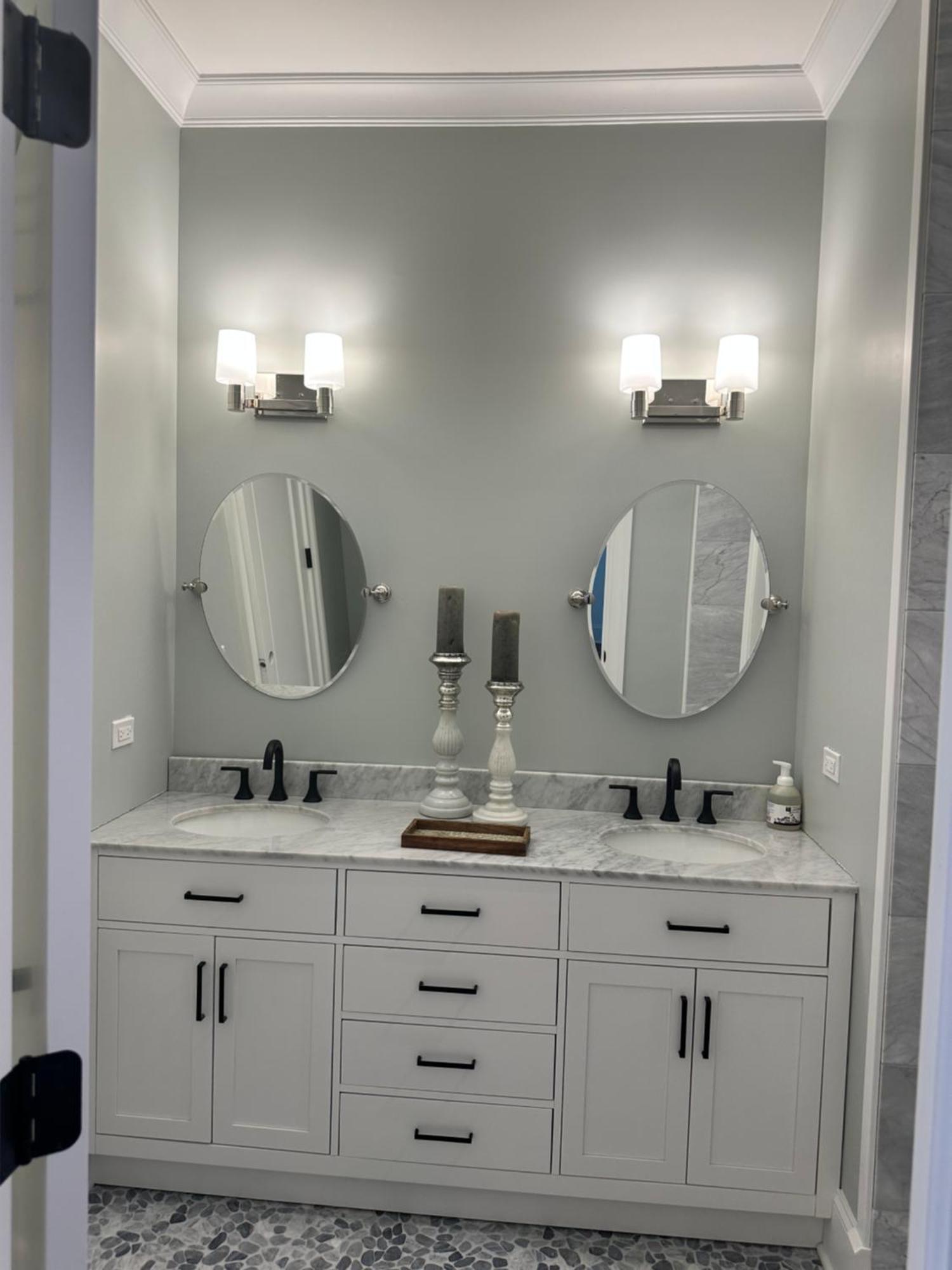 The Lyons' Den * Chicago