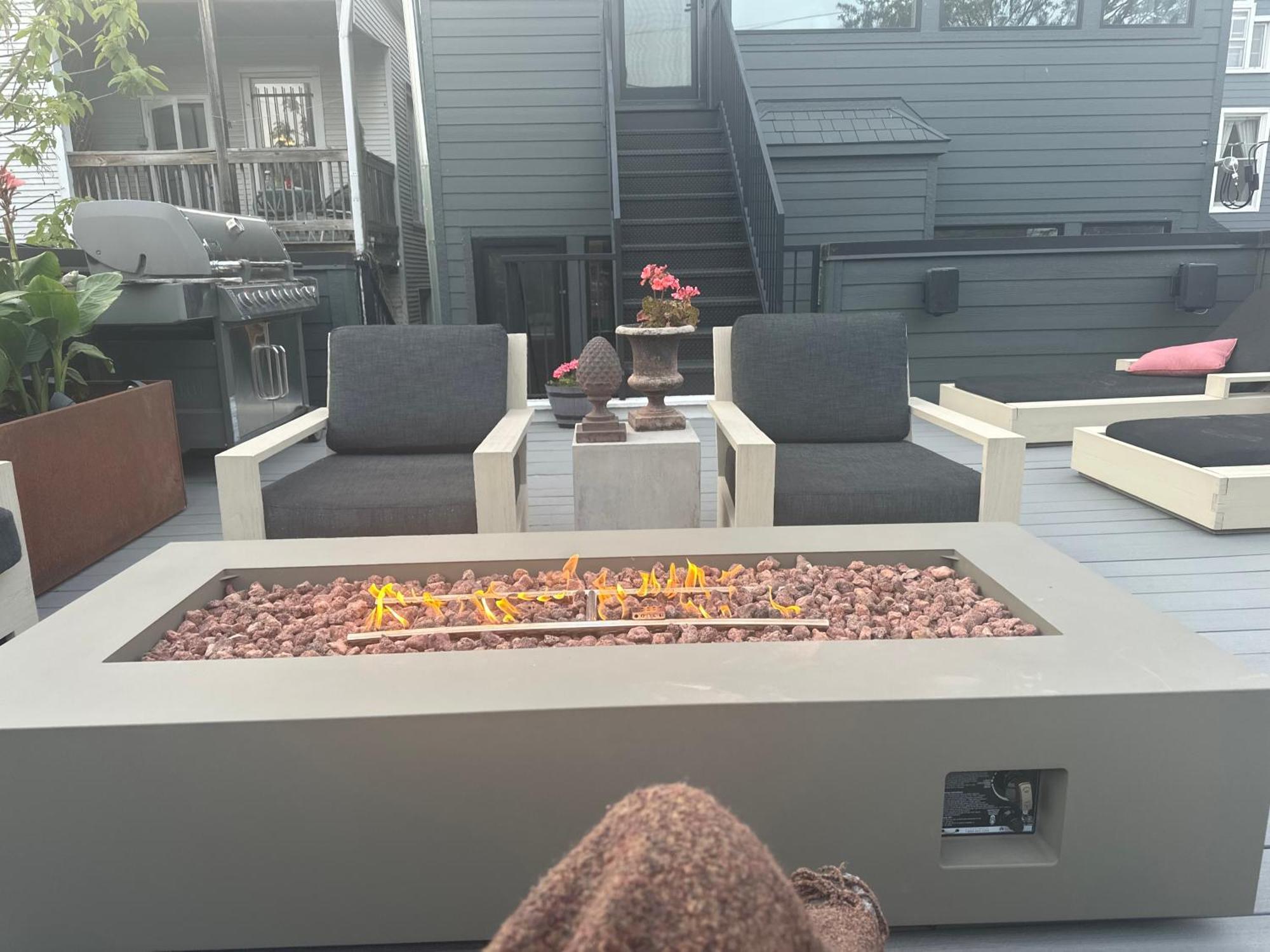 The Lyons' Den * Chicago