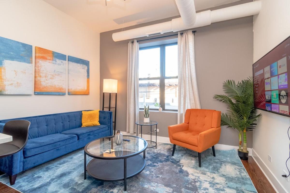 Modern 3br 420-ok Near Mccormick & Soldier Field 2001 S State St - 2d Apartment Chicago