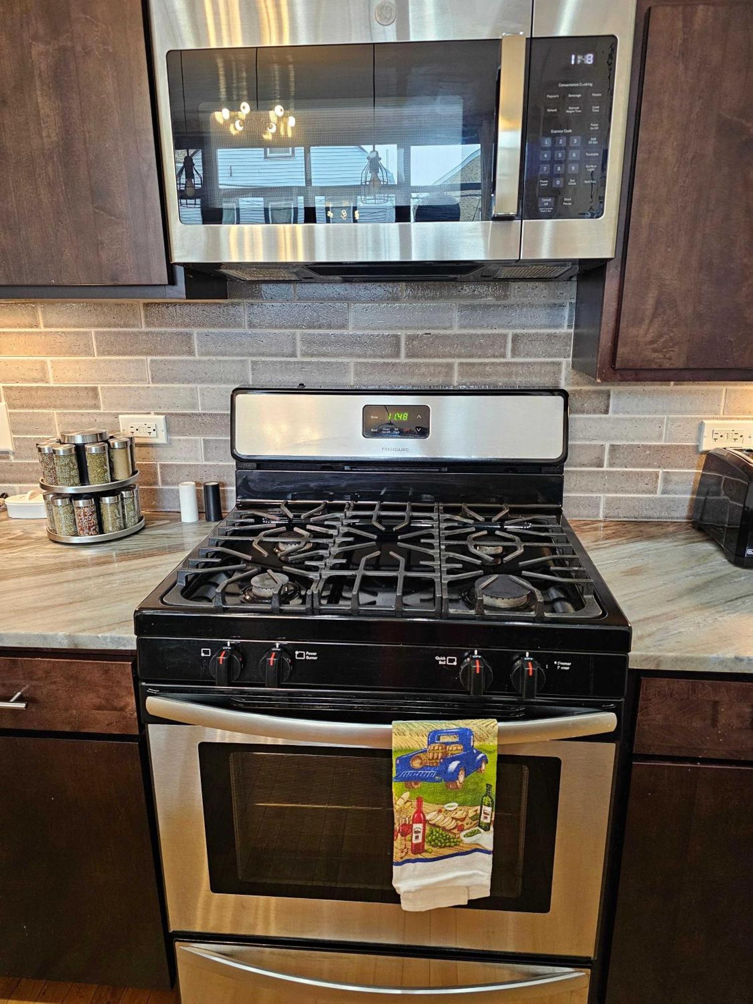 4 Bedroom Sleeps 20 People Chicago