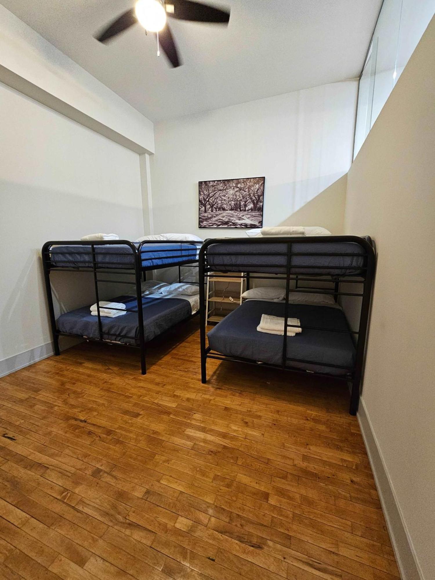4 Bedroom Sleeps 20 People Apartment *