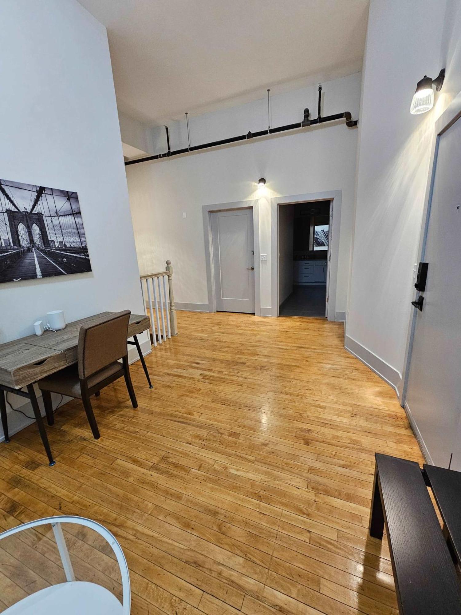 4 Bedroom Sleeps 20 People Chicago