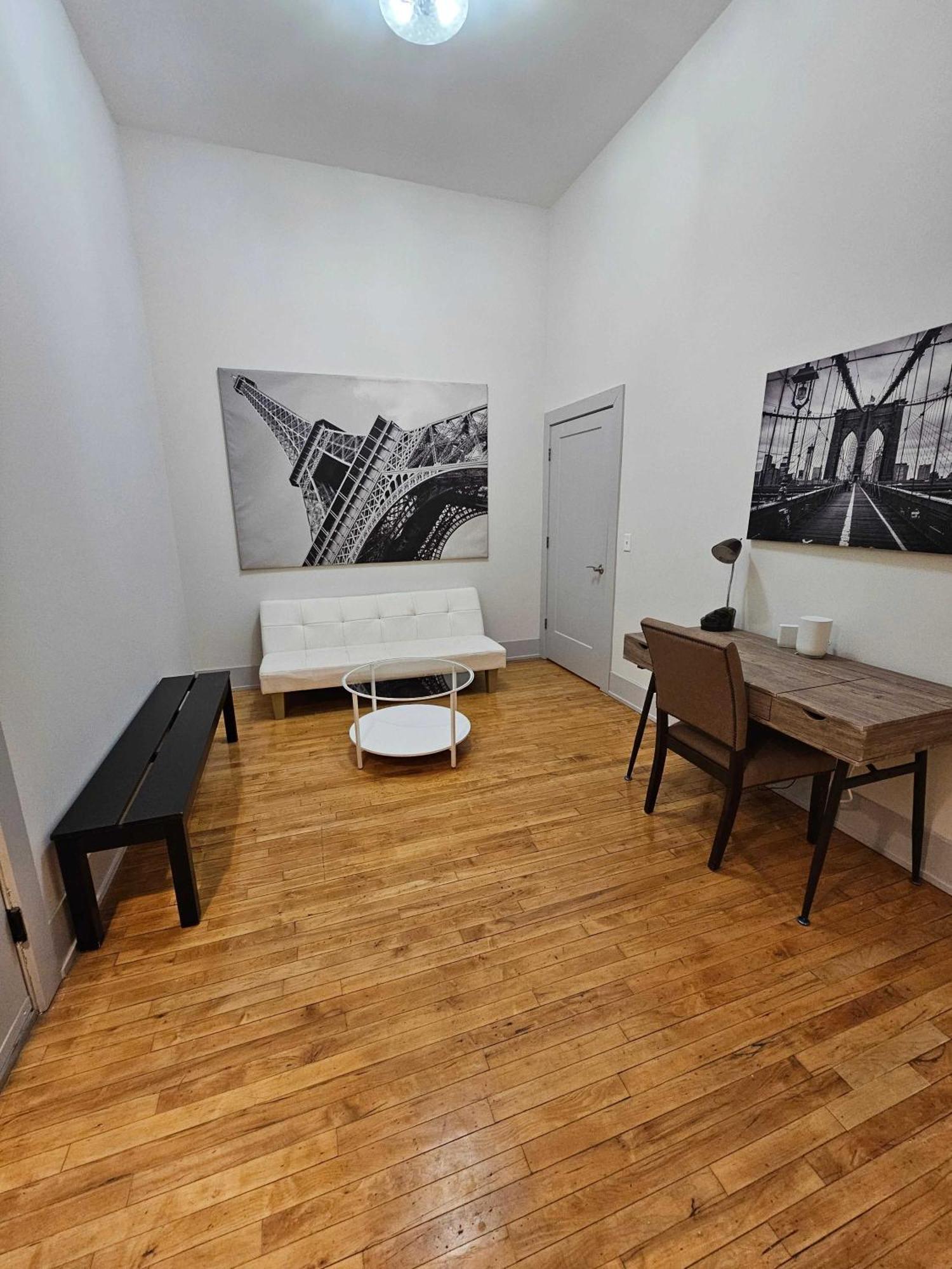 Apartment 4 Bedroom Sleeps 20 People Chicago