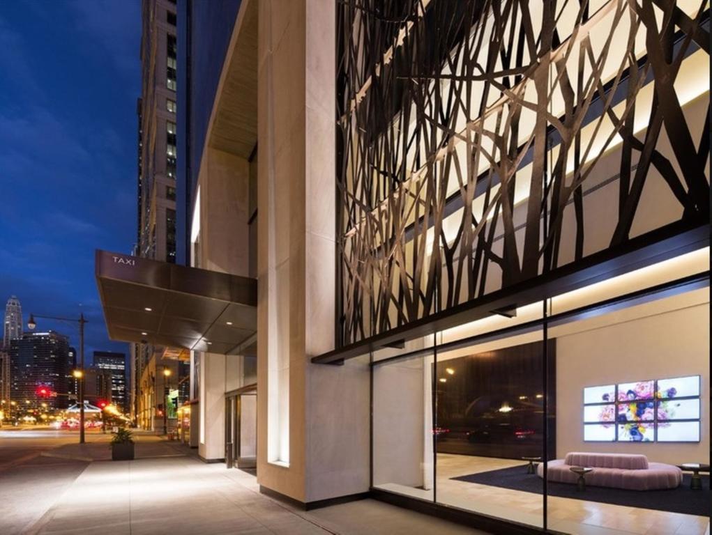 Global Luxury In Downtown Chicago