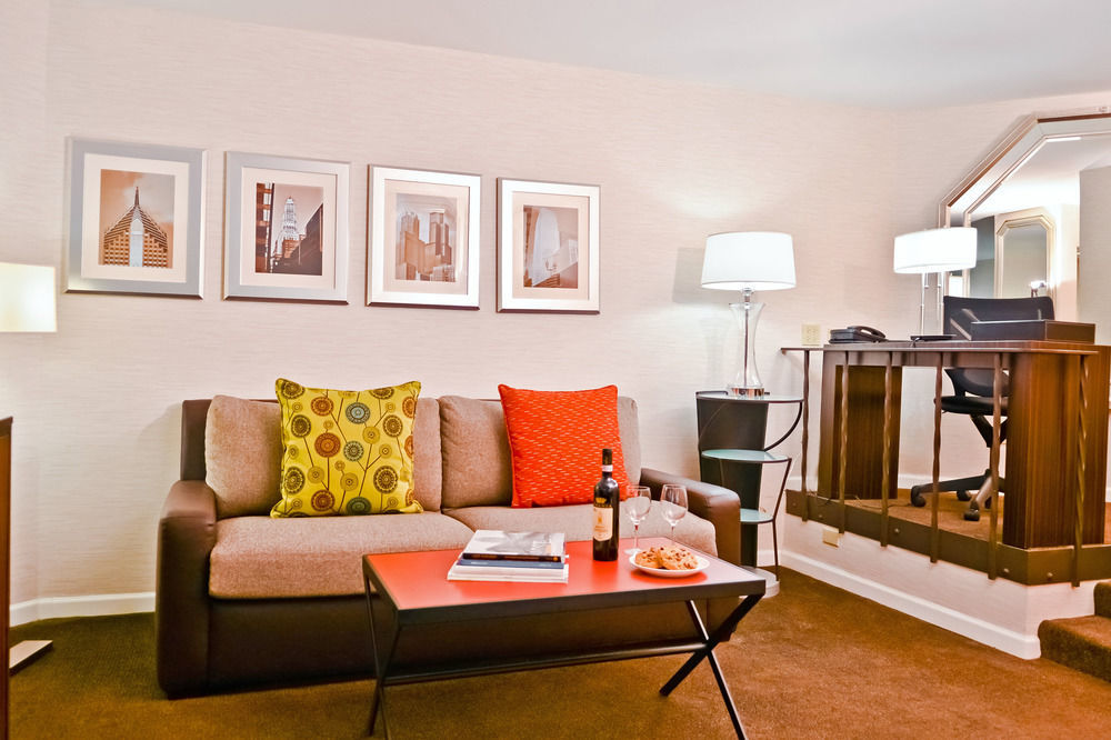 Hotel The Collection Magnificent Mile 4*