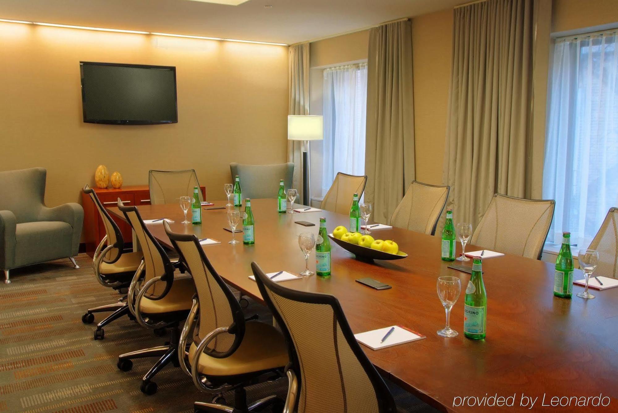 Hotel River 4*