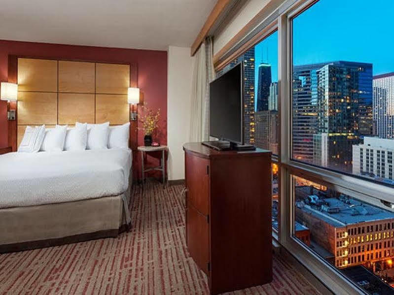 By Marriott Downtown/river North Hotel 3*