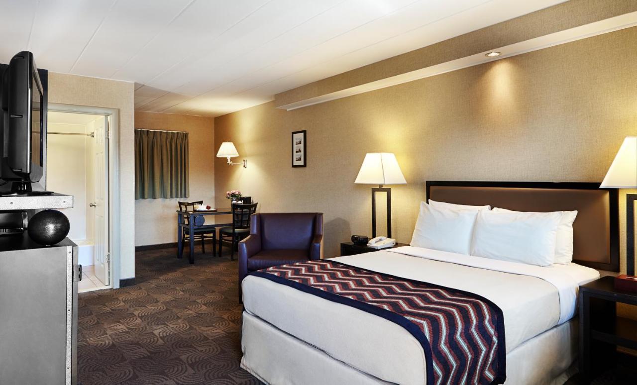 Carlton Midway Motel