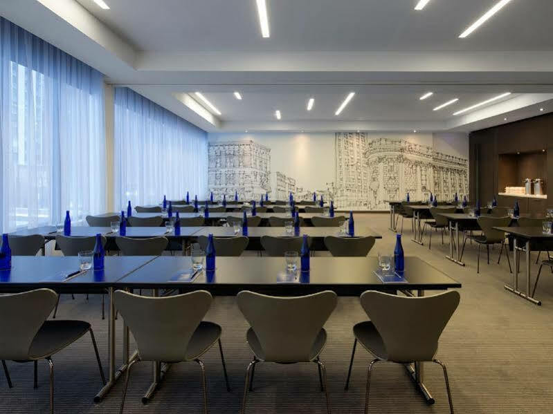 Radisson Blu Aqua Hotel, Hotel Chicago