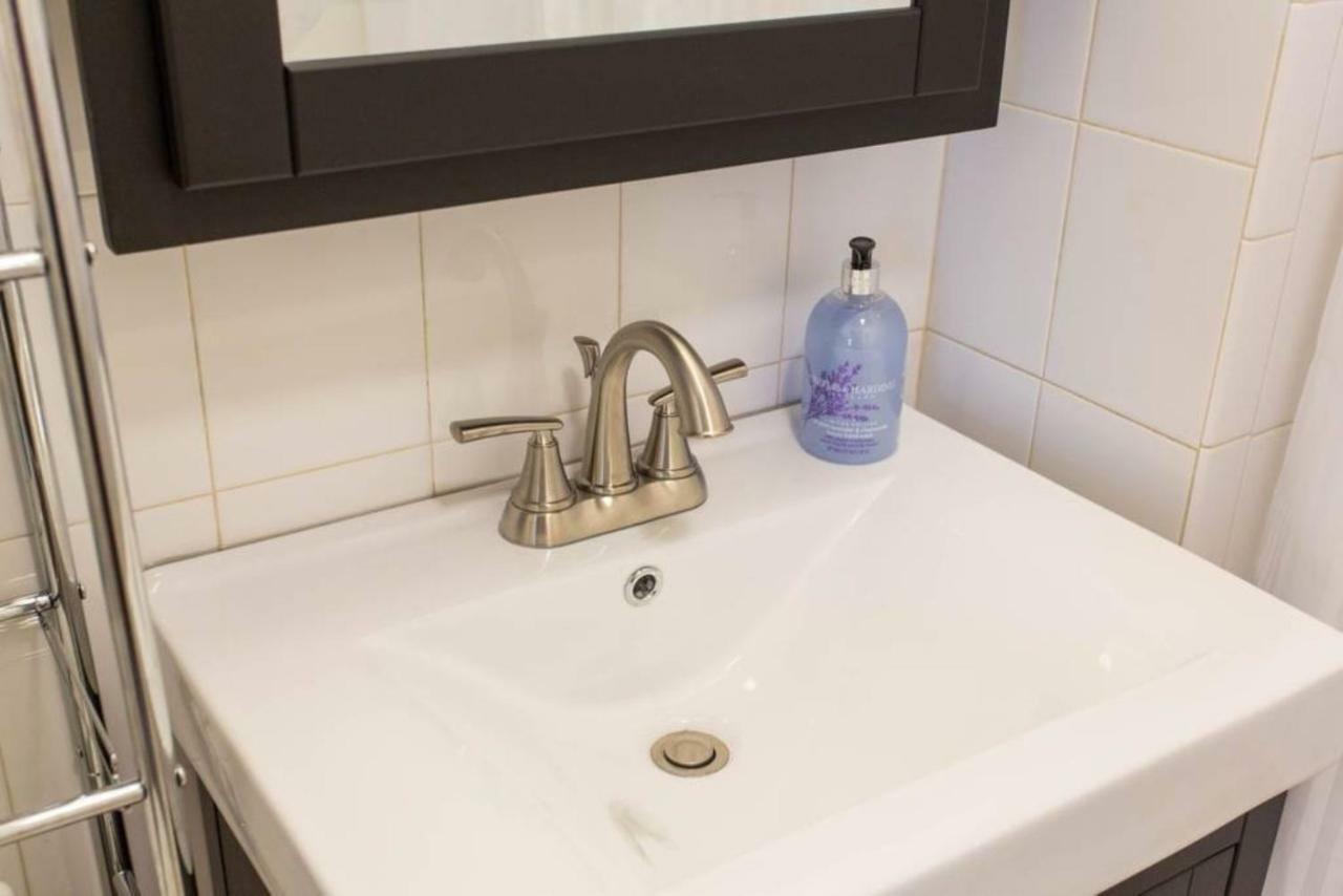 Apartamento Wrigley Oasis! Steps From The Field! - 3bd 1ba *