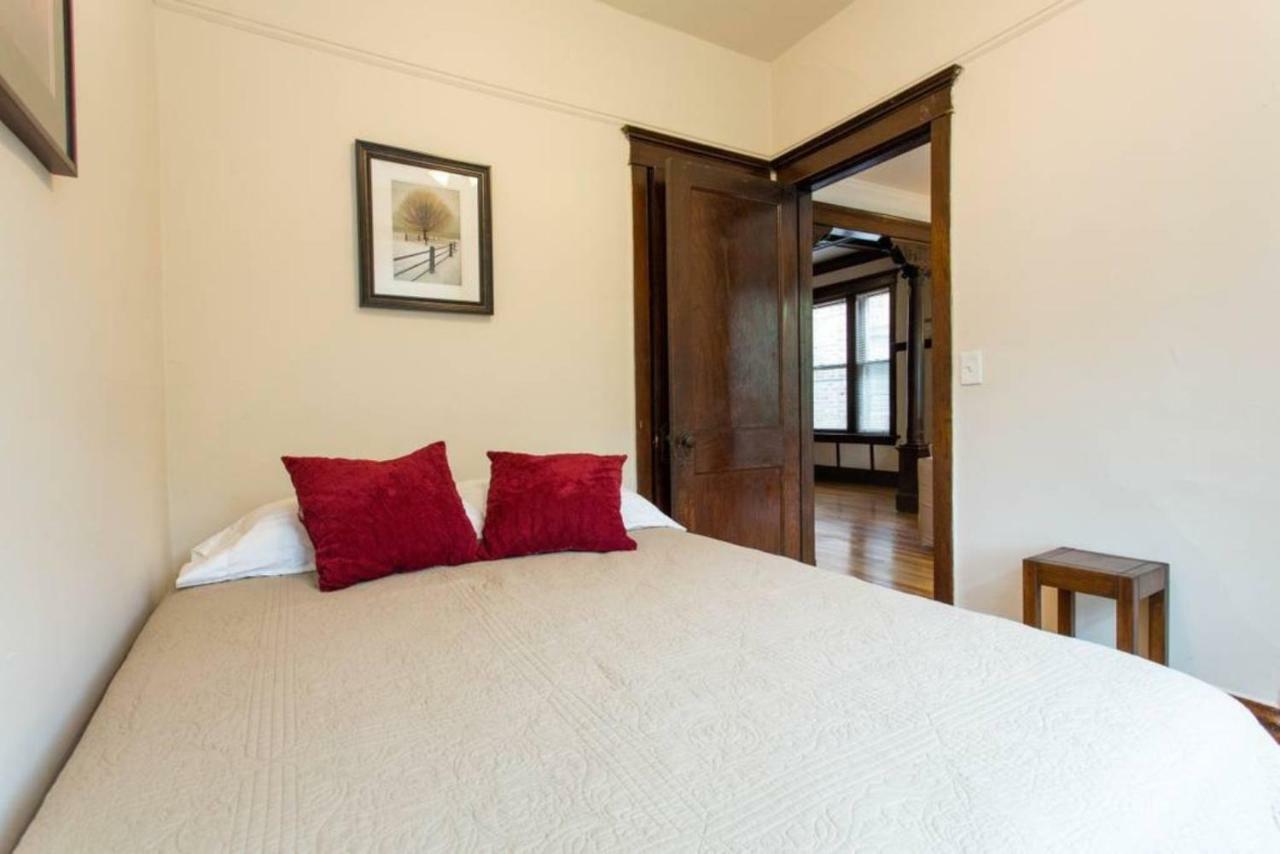 Apartamento Wrigley Oasis! Steps From The Field! - 3bd 1ba *