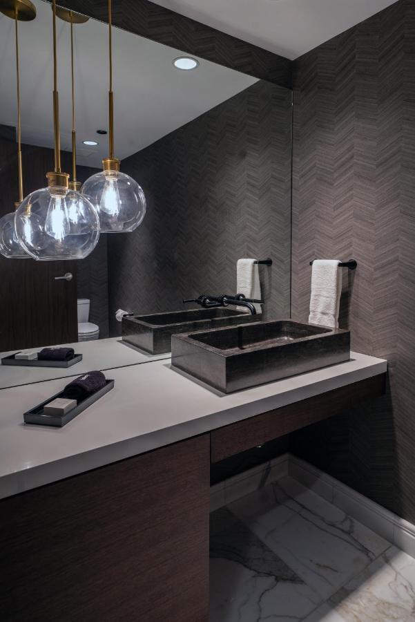 Resort The & Athletic Club At Midtown Chicago