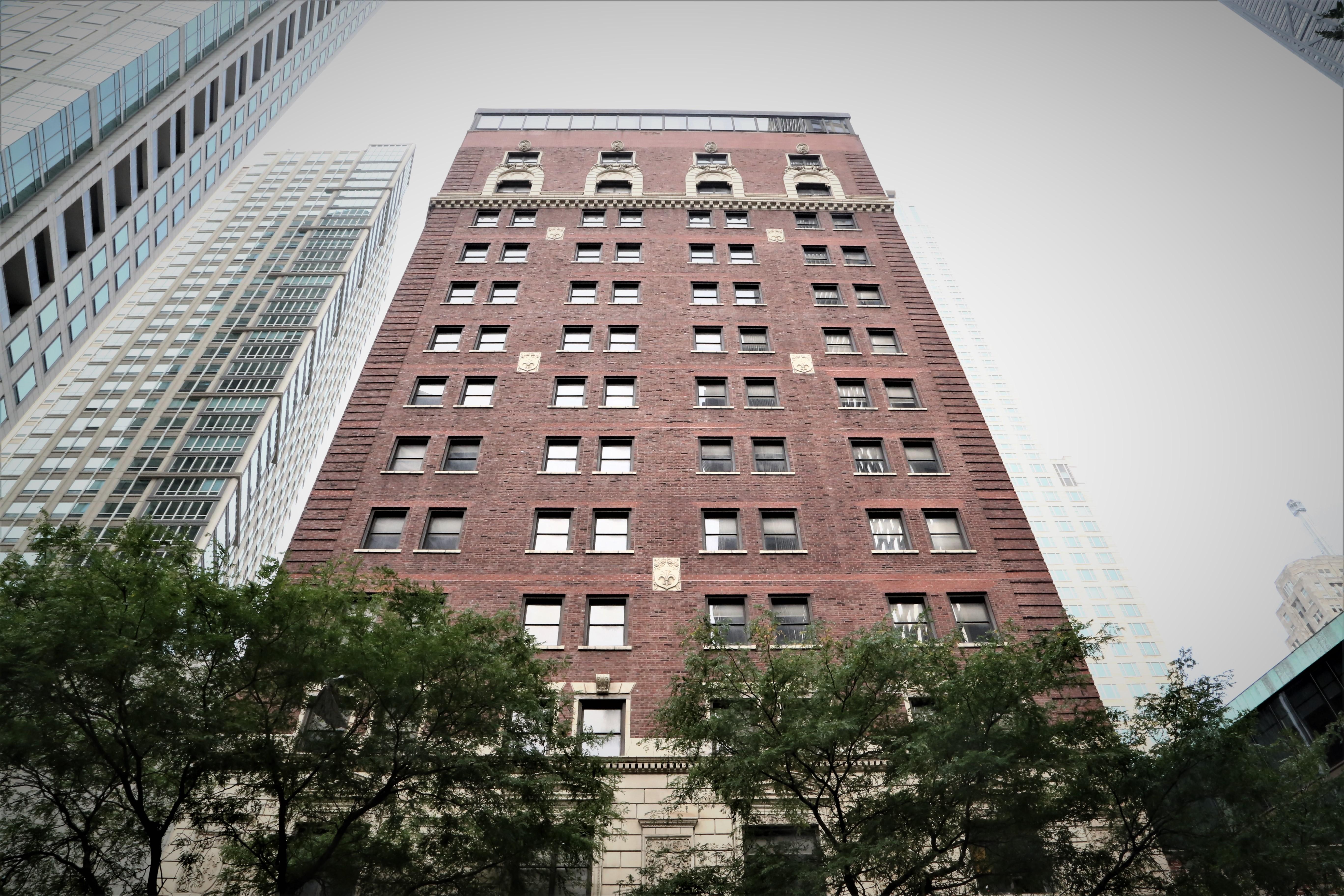 Selina Hotel 3*